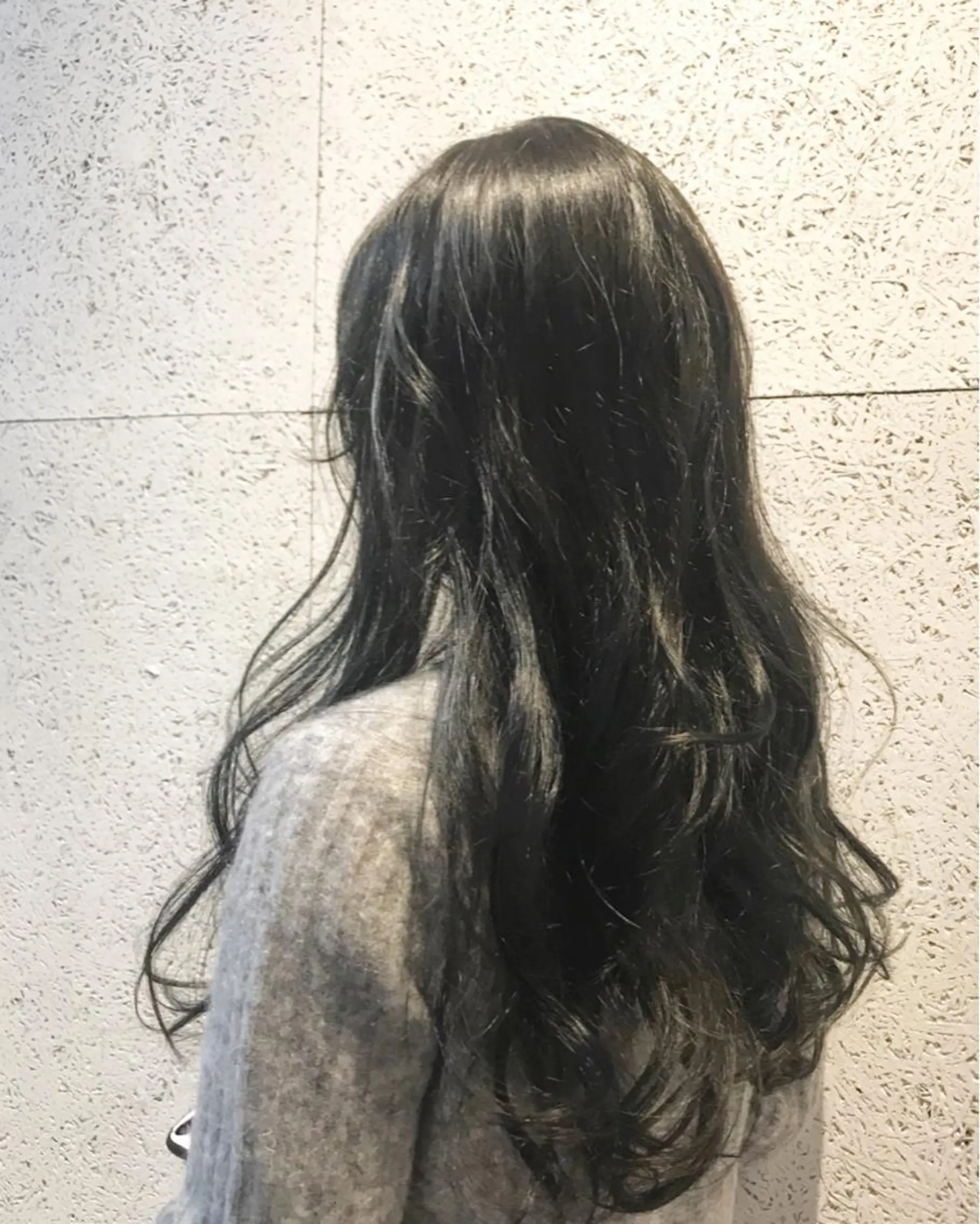 ミディアム カラー パーマ ヘアアレンジ ブルーカラー ブルージュ 透明感カラー Grantus (グランタス )のヘアスタイル