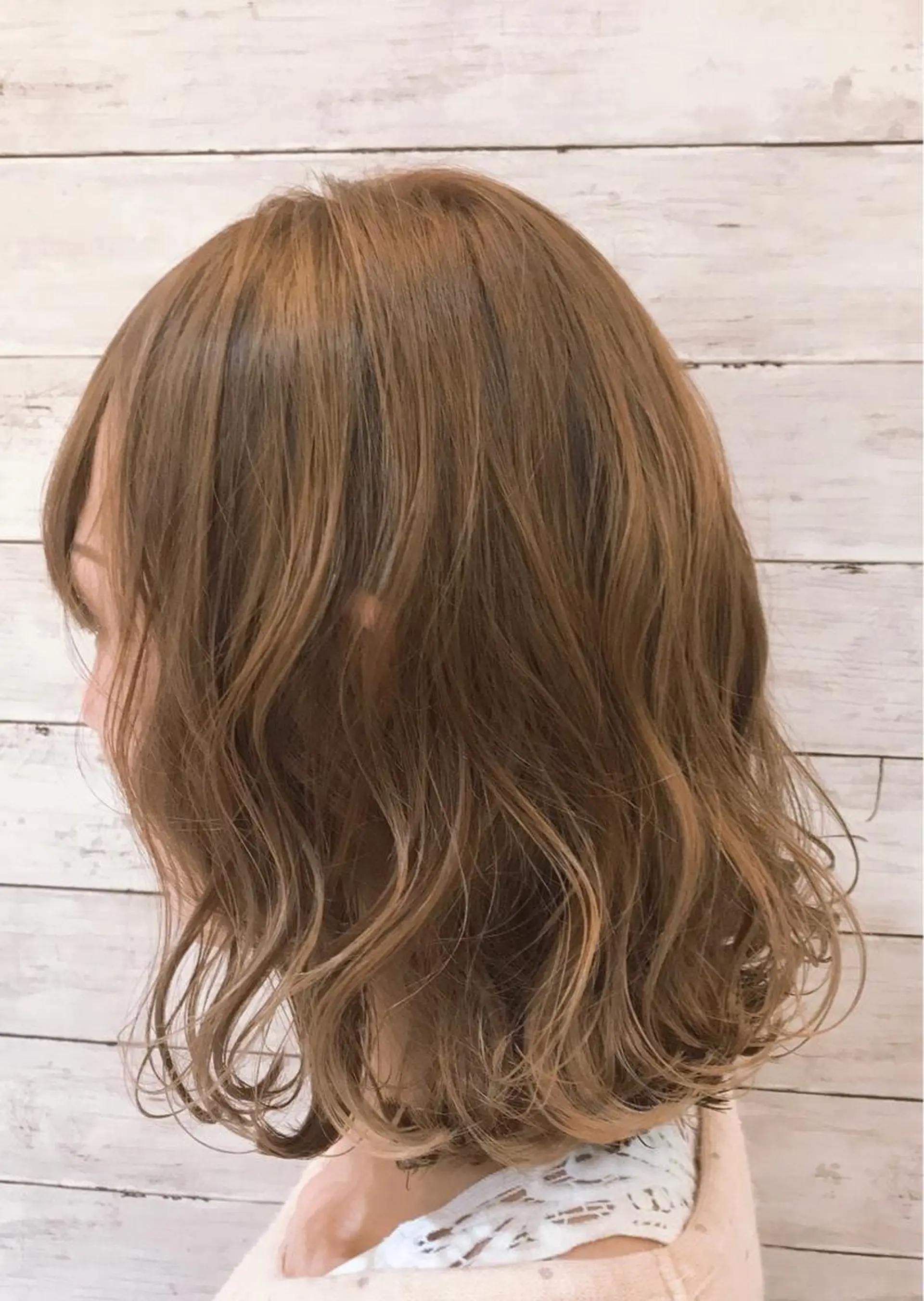 ミディアム カラー ベージュカラー ダブルカラー 関 桃子のヘアスタイル
