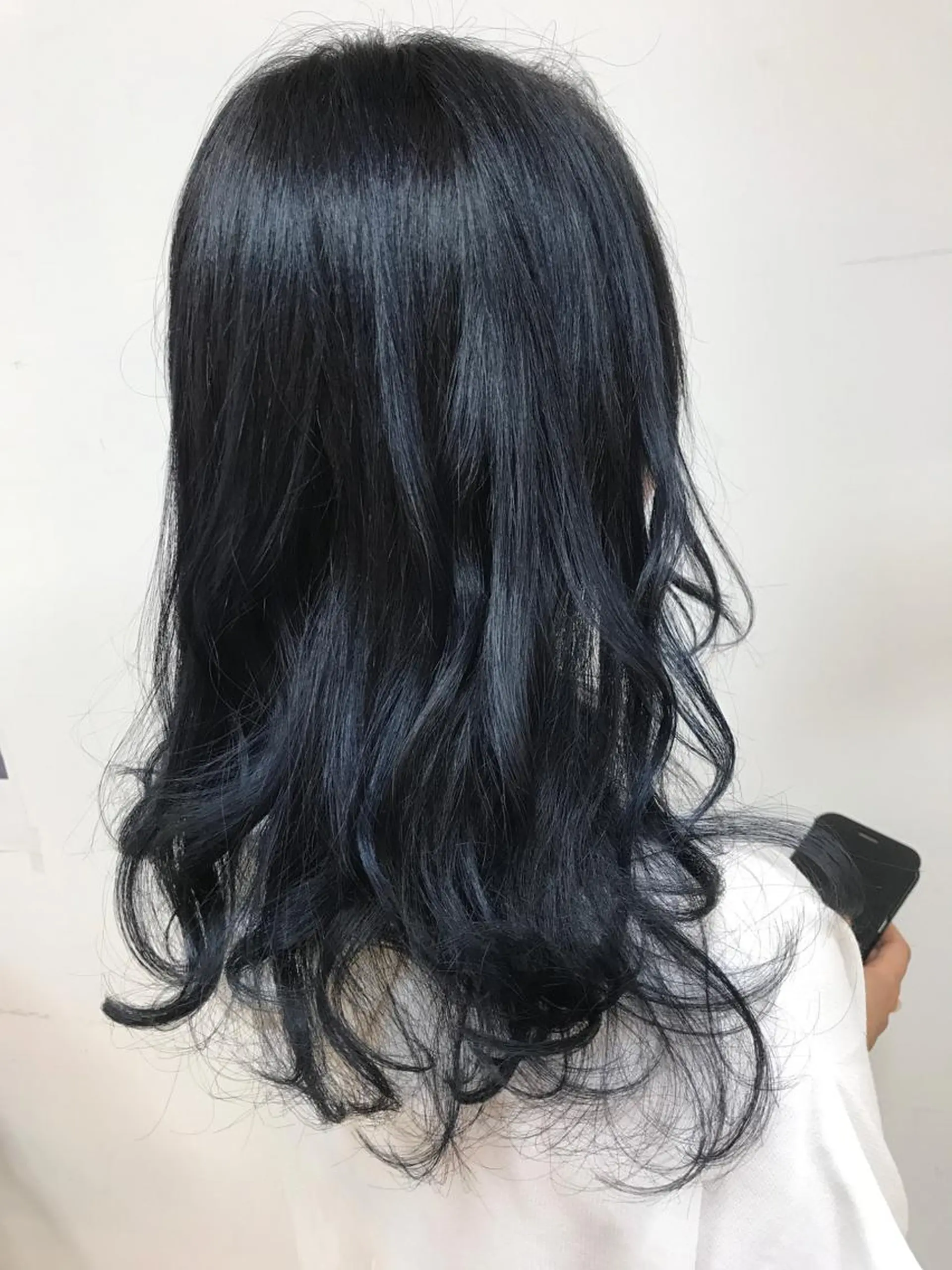 セミロング カラー ネイビーカラー 平尾 拓也のヘアスタイル