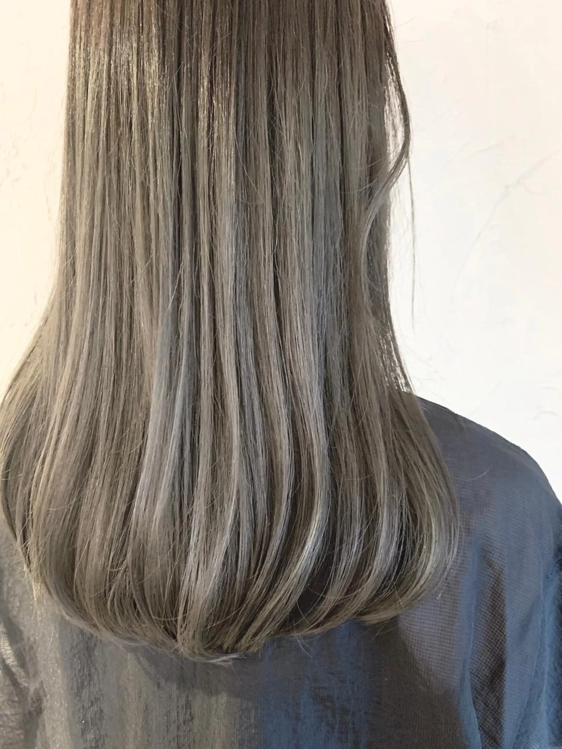 ミディアム カラー conne&riri所属・MA YUのヘアスタイル