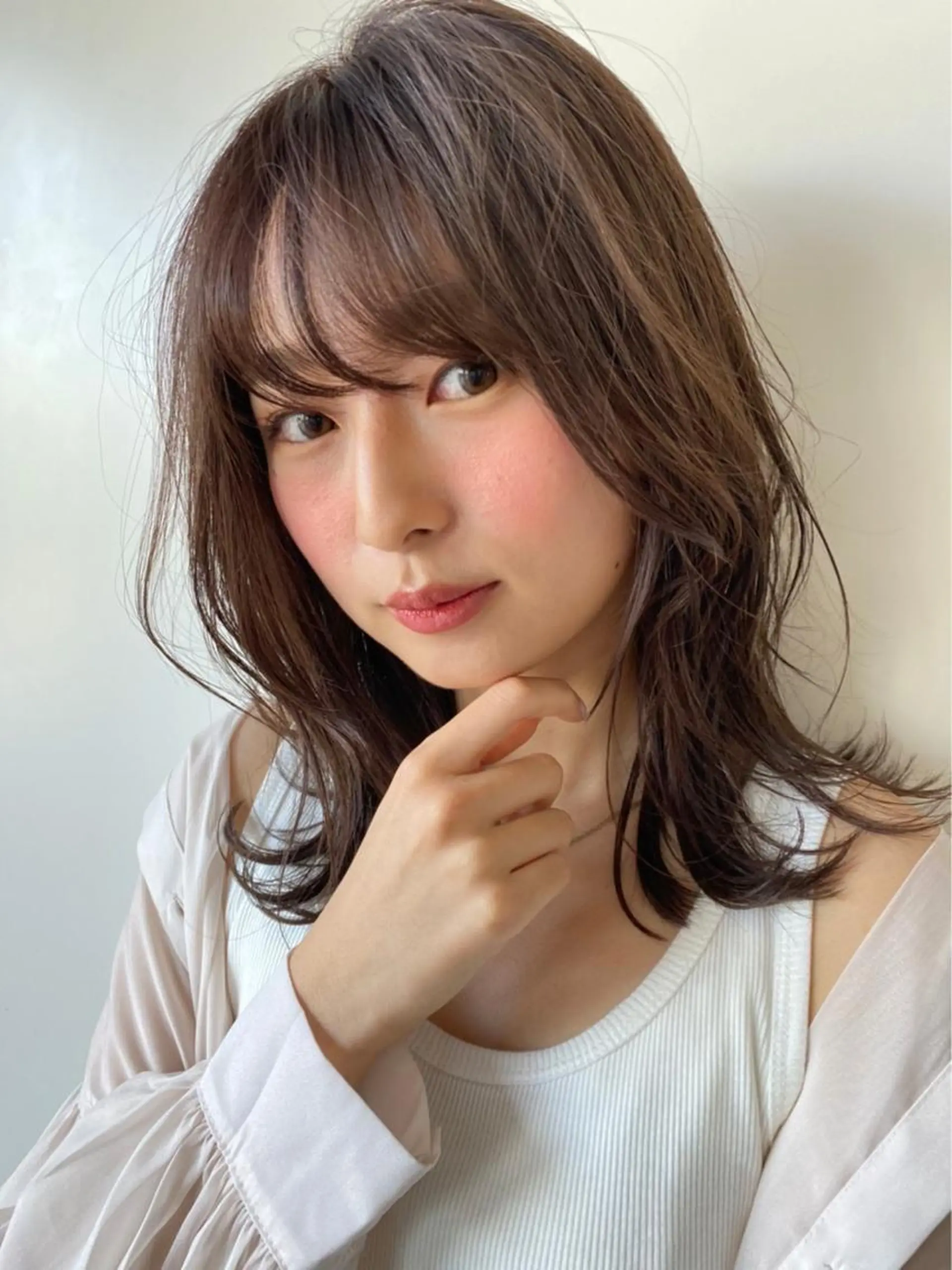 ミディアム ヘアカラー トリートメント 韓国風レイヤー ∕ 大隣 里桜のヘアスタイル