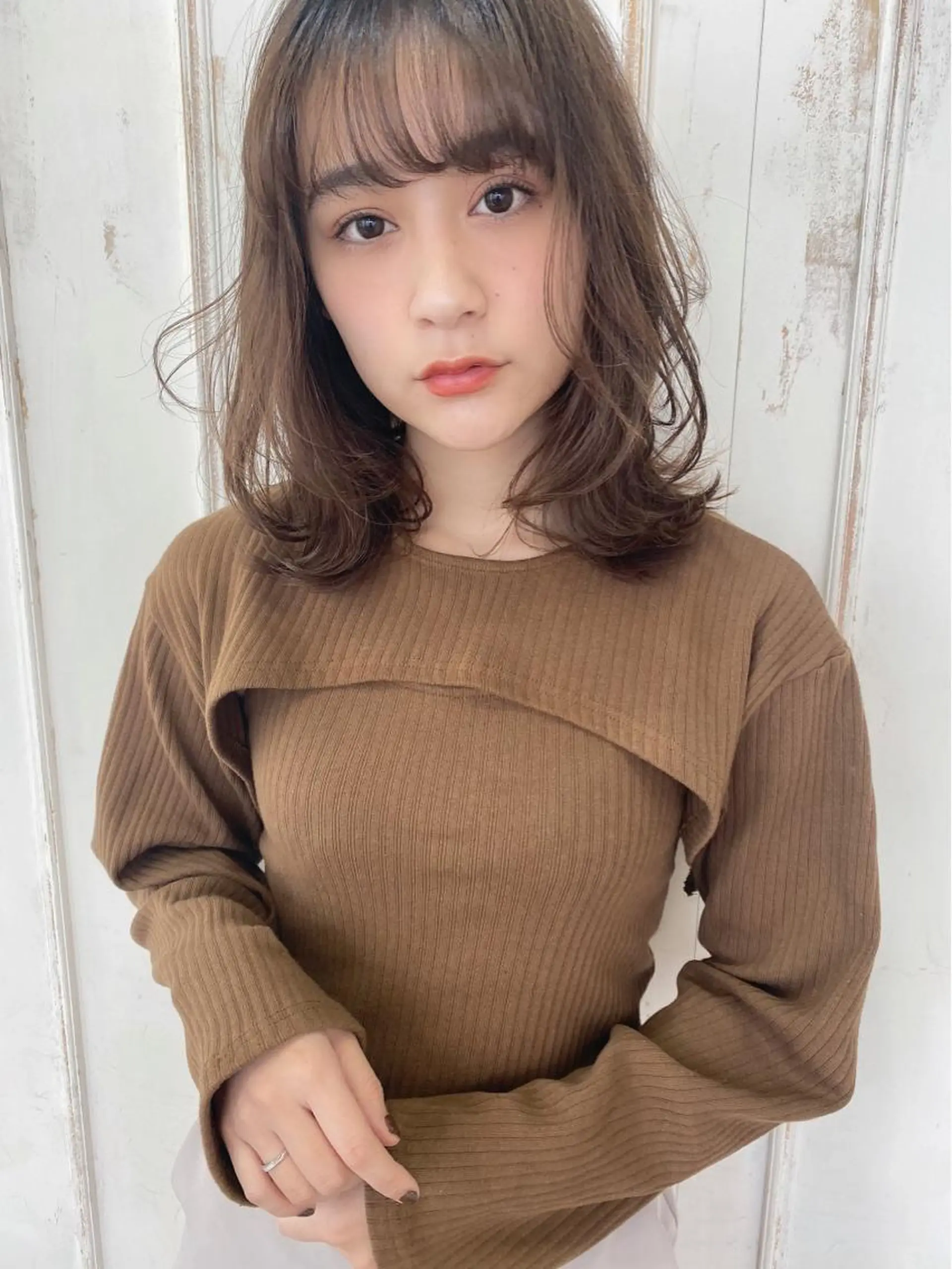 ミディアム くびれヘア くびれレイヤー レイヤーカット 鎌倉 彩のヘアスタイル