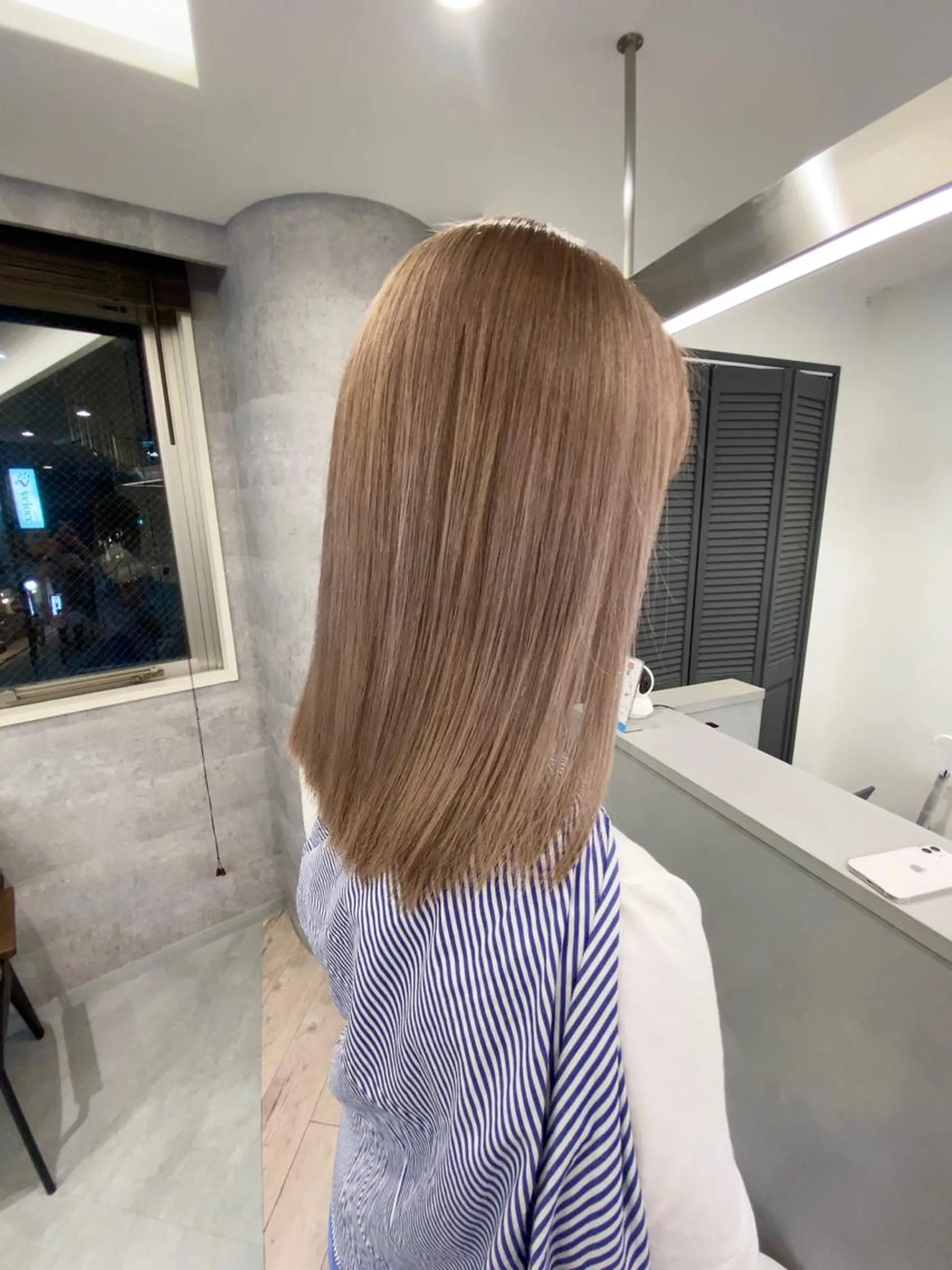 ミディアム カラー ベージュカラー ミルクティーベージュ ヘアカラー ハイトーン特化サロン 🍑momo🍑のヘアスタイル