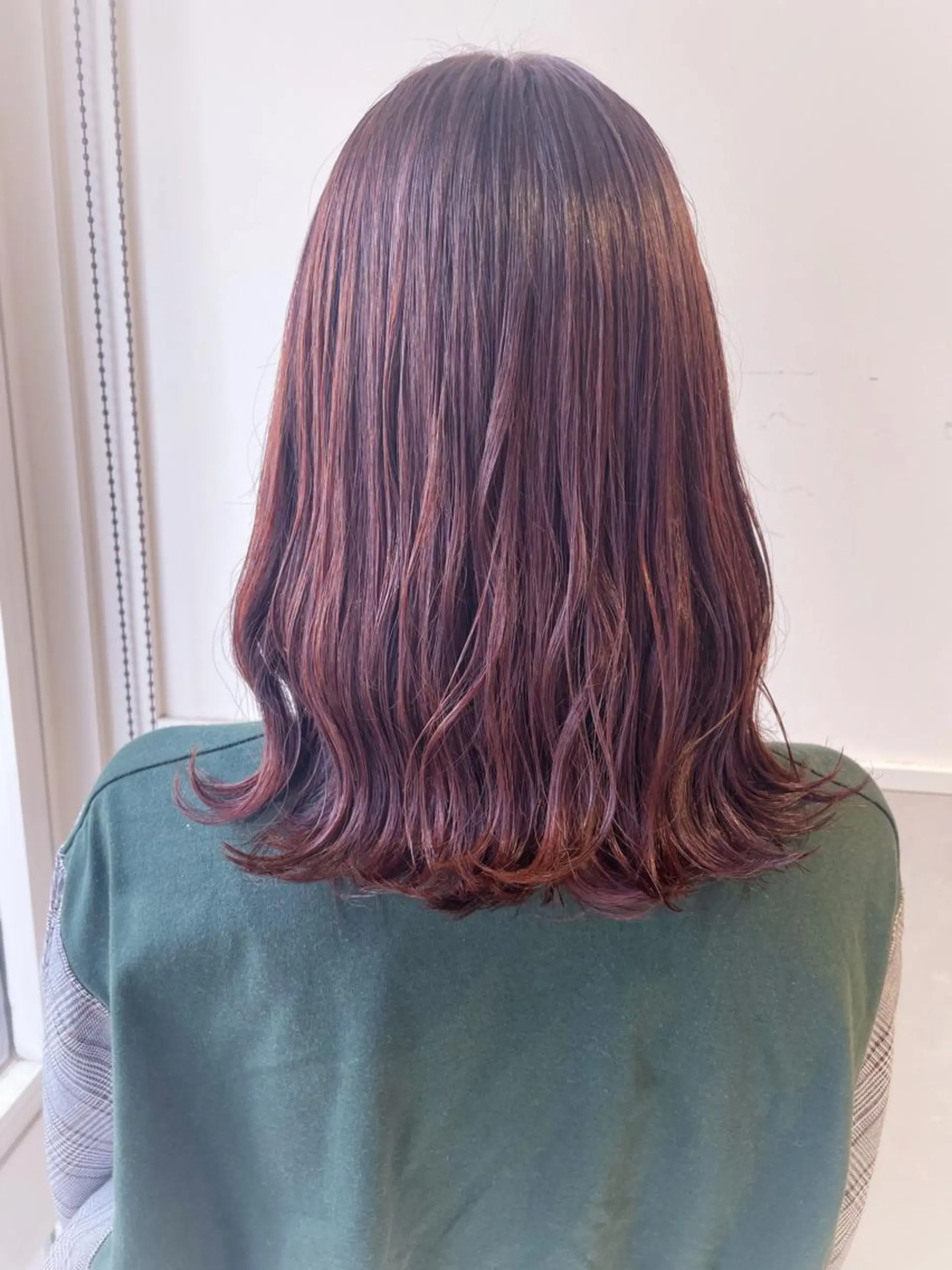 ミディアム カラー ピンクカラー バイオレットカラー 齋藤 咲のヘアスタイル