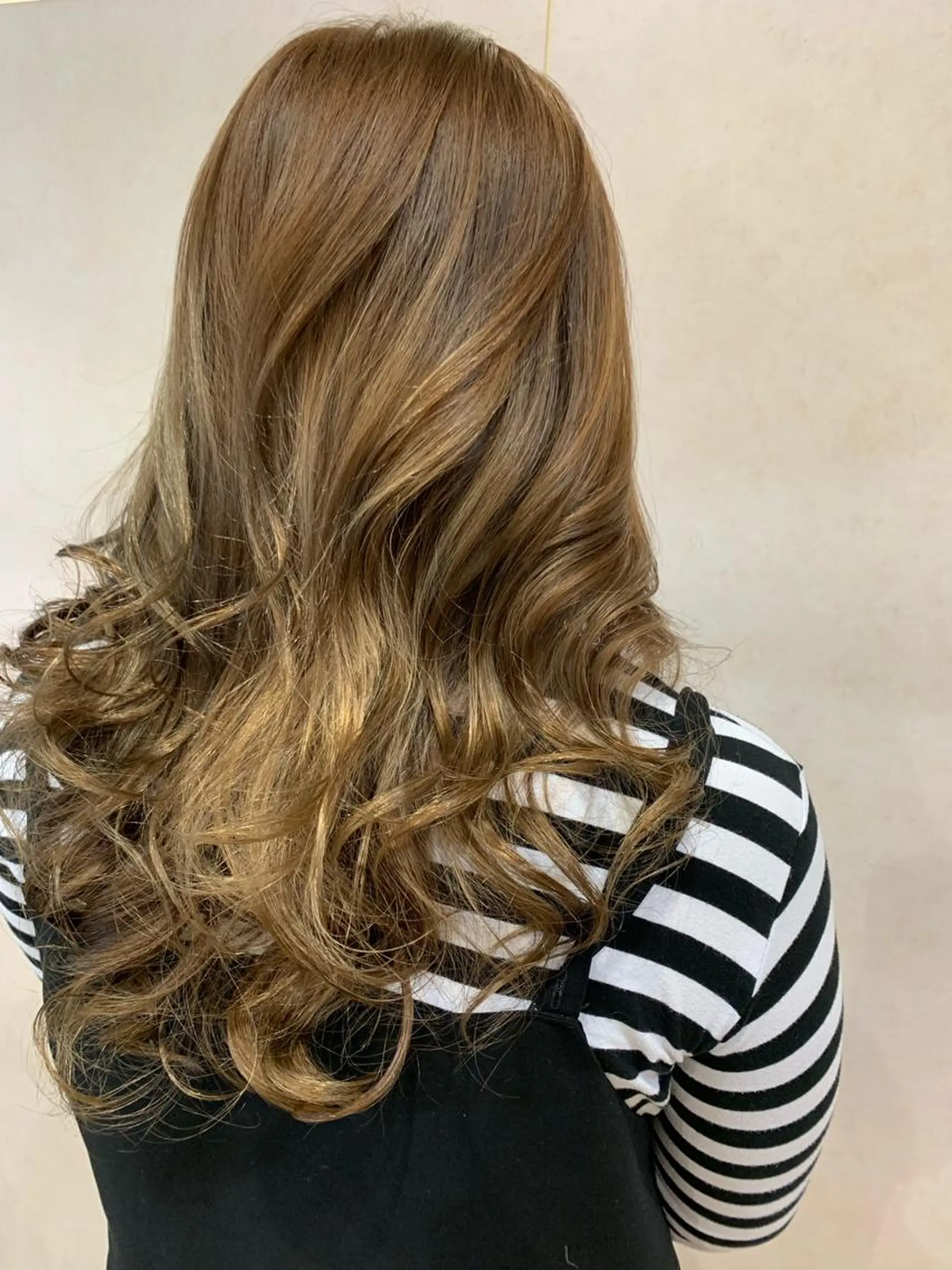 ロング カラー ヘアアレンジ ハイライトカラー ハイトーンカラー ハイライト TAKA 髪質改善のヘアスタイル