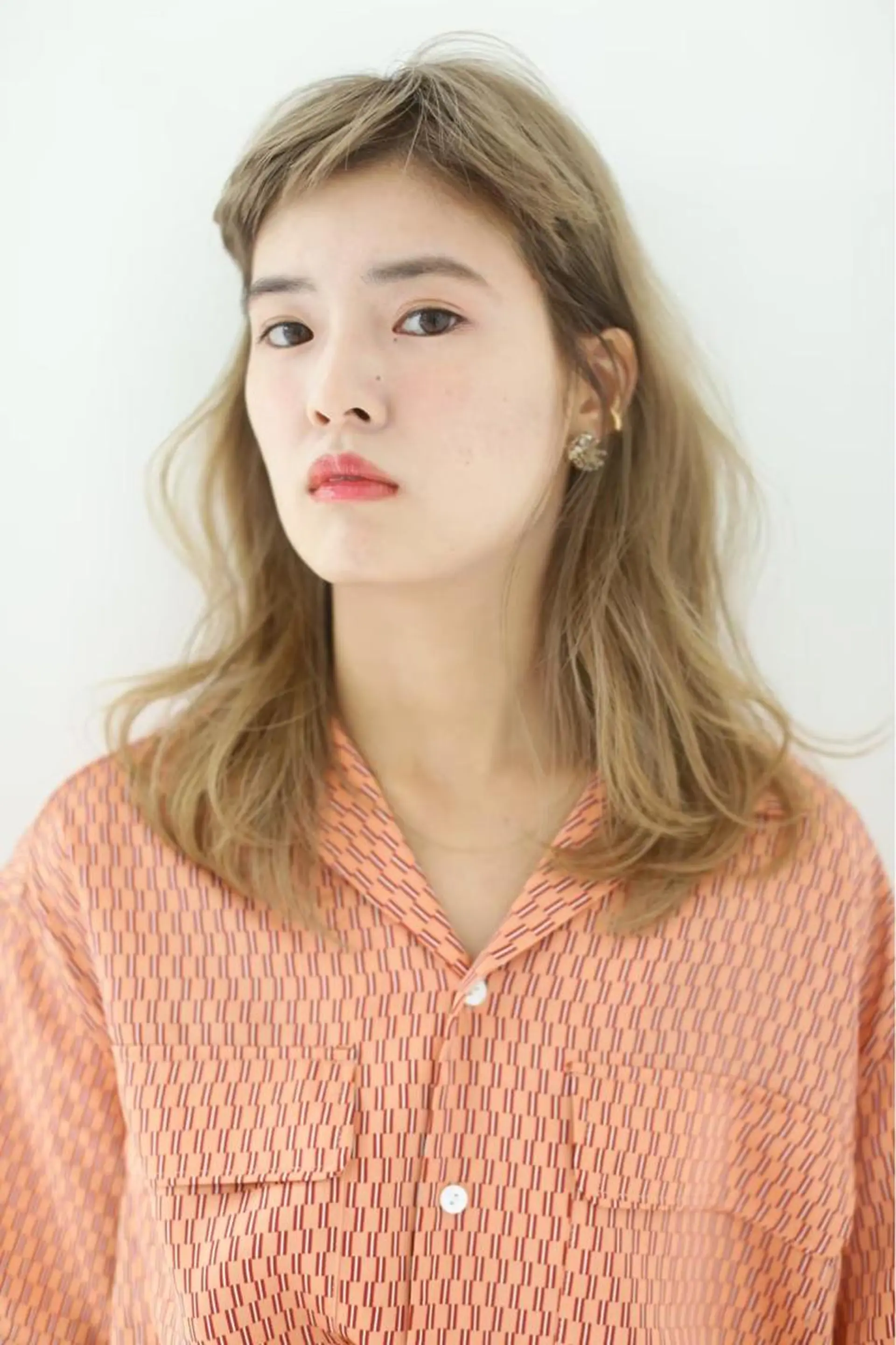 ミディアム カラー 山川 玲奈のヘアスタイル
