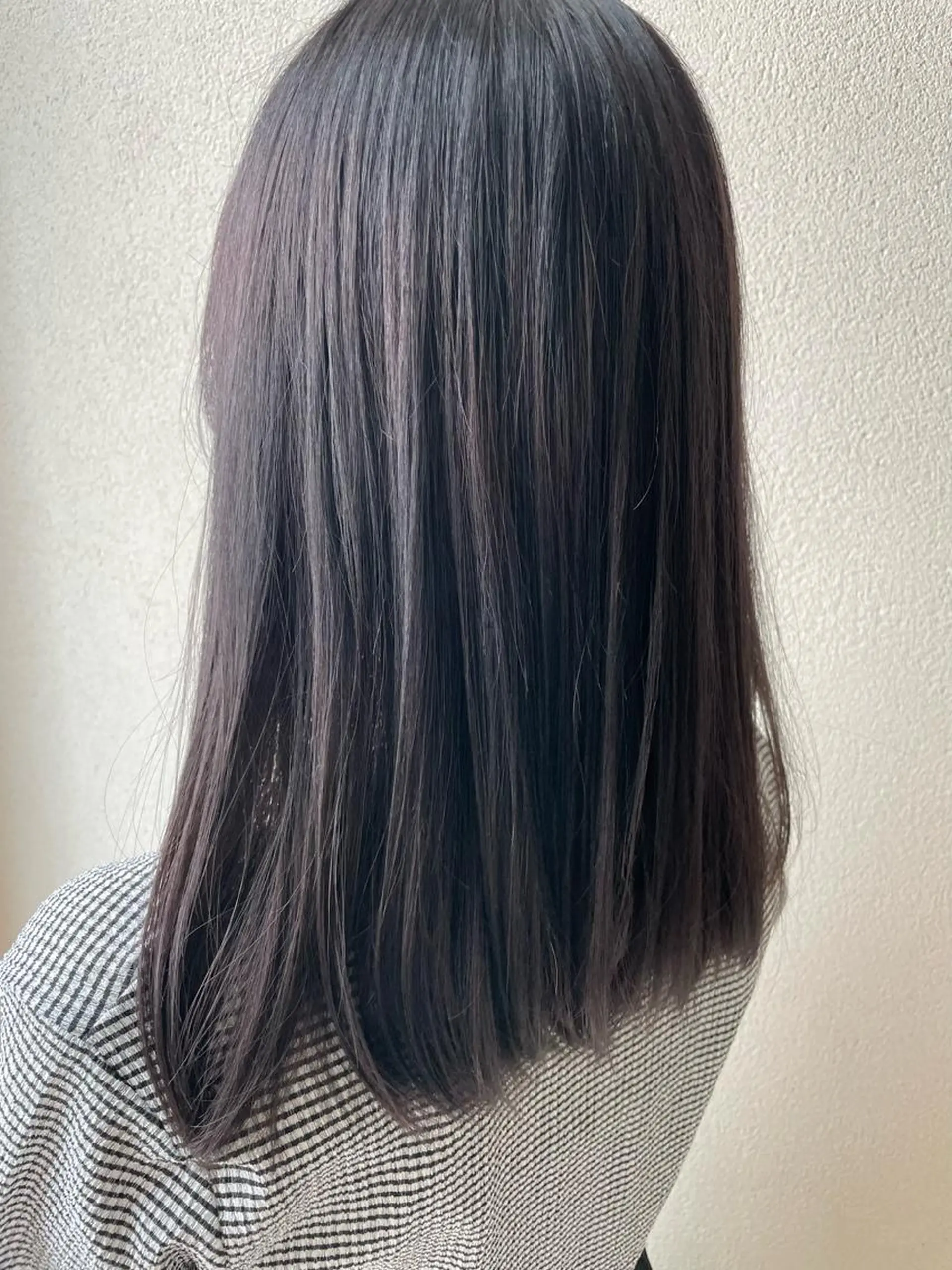 セミロング カラー ブリーチ バイオレットカラー 沢田 瞳のヘアスタイル