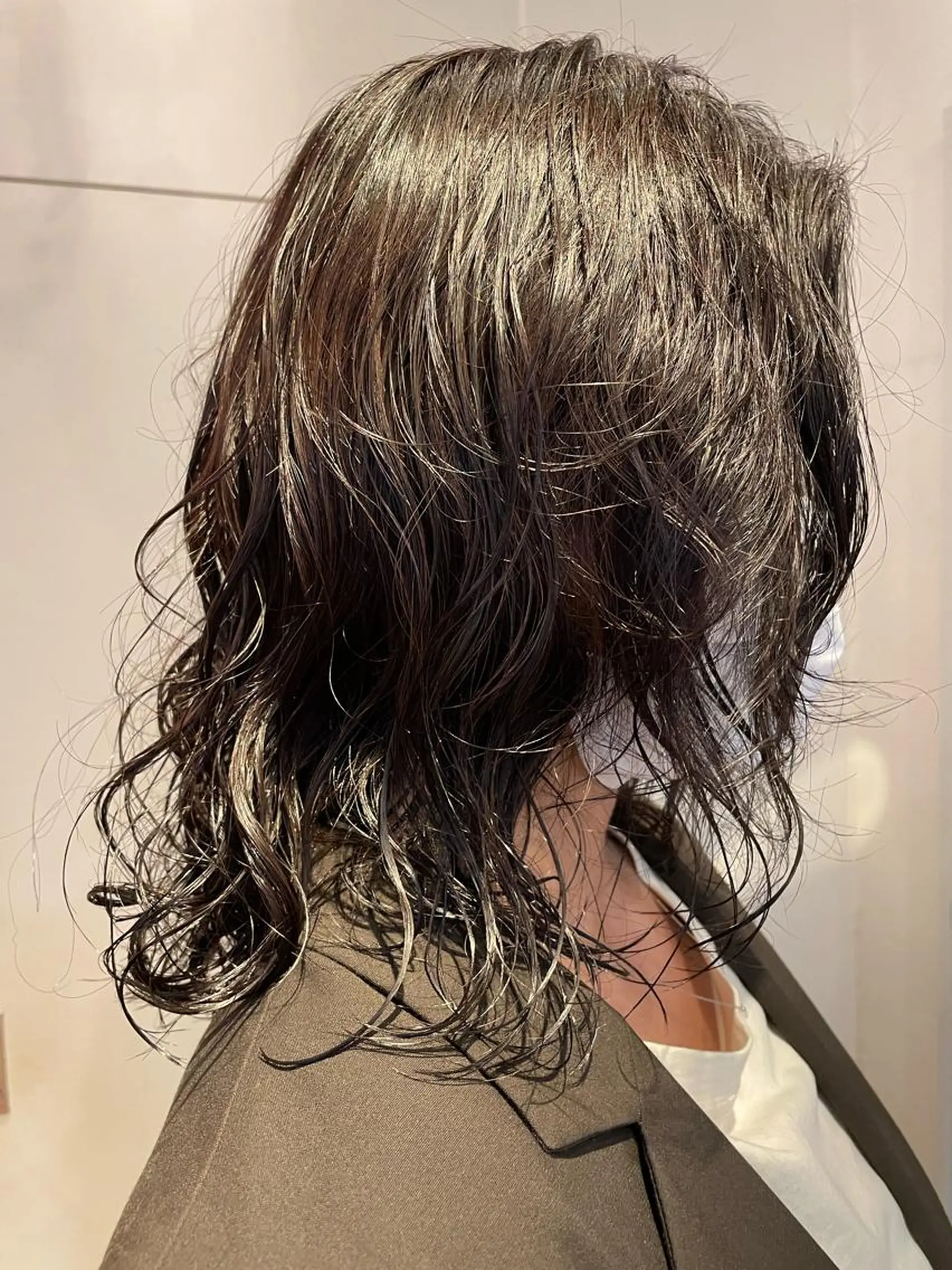 ミディアム カラー パーマ カット ヘアカラー パーマ トリートメント レイヤー／似合わせ TAKUYAのヘアスタイル