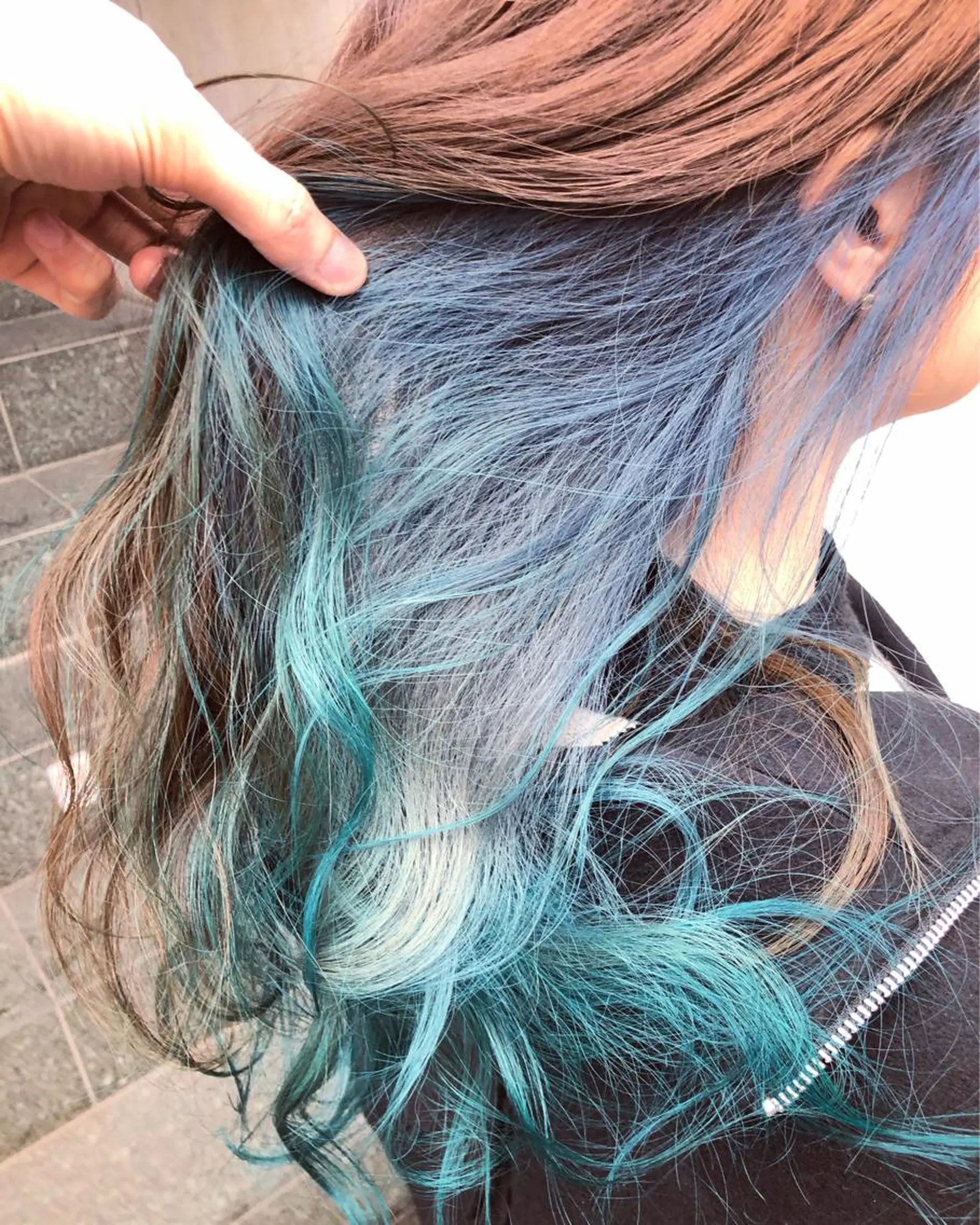 ロング カラー アッシュ バレイヤージュ ミストバング ベージュカラー ブリーチ カット ヘアカラー トリートメント 原宿サロン代表 デザインカラー伊藤卓のヘアスタイル