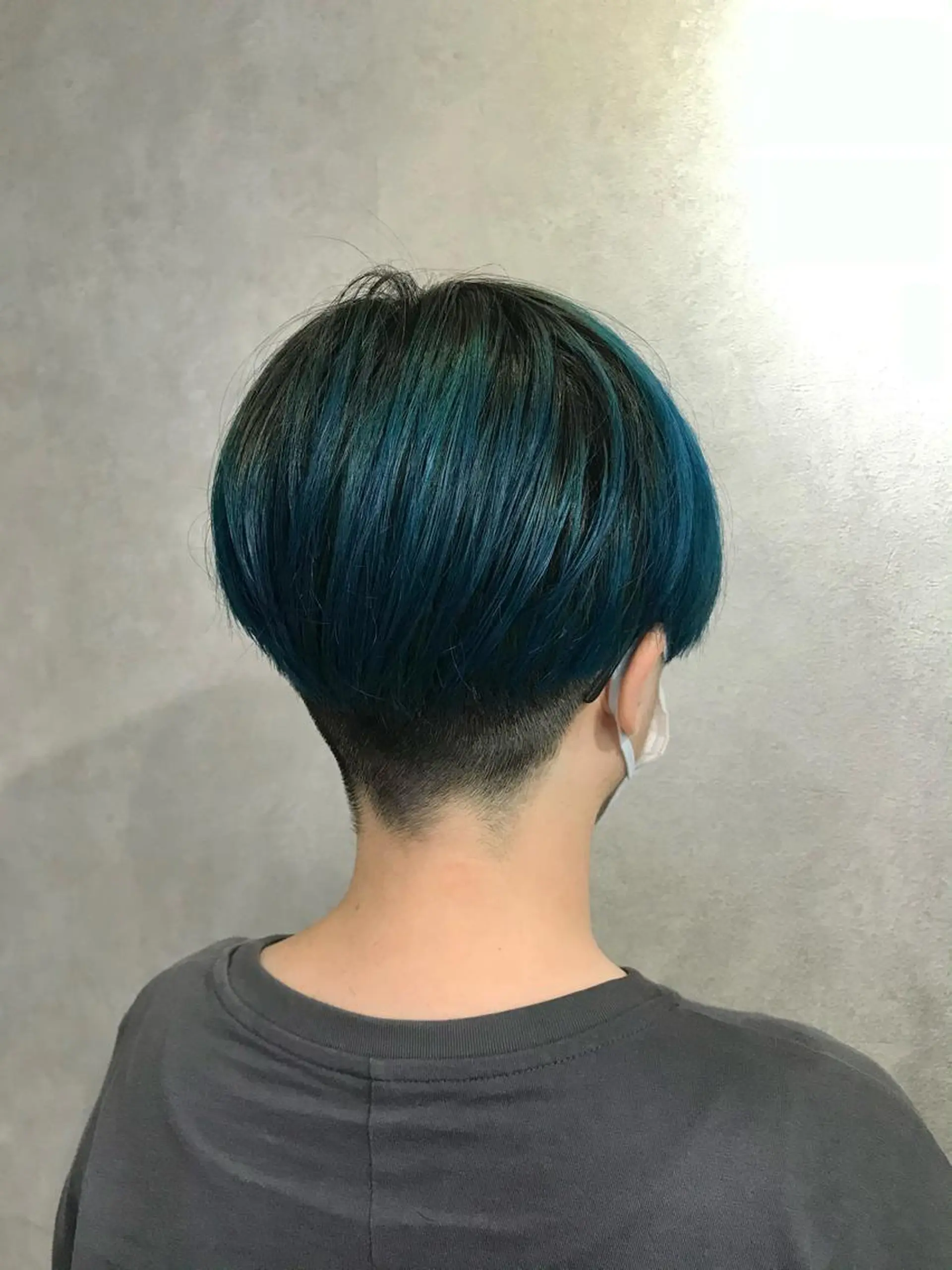 ショート カラー バレイヤージュ ブルーカラー デザインカラー イヤリングカラー ハイライトカラー ヘアカラー トリートメント ひばりヶ丘美容室 ✂︎藤原珠輝✂︎のヘアスタイル