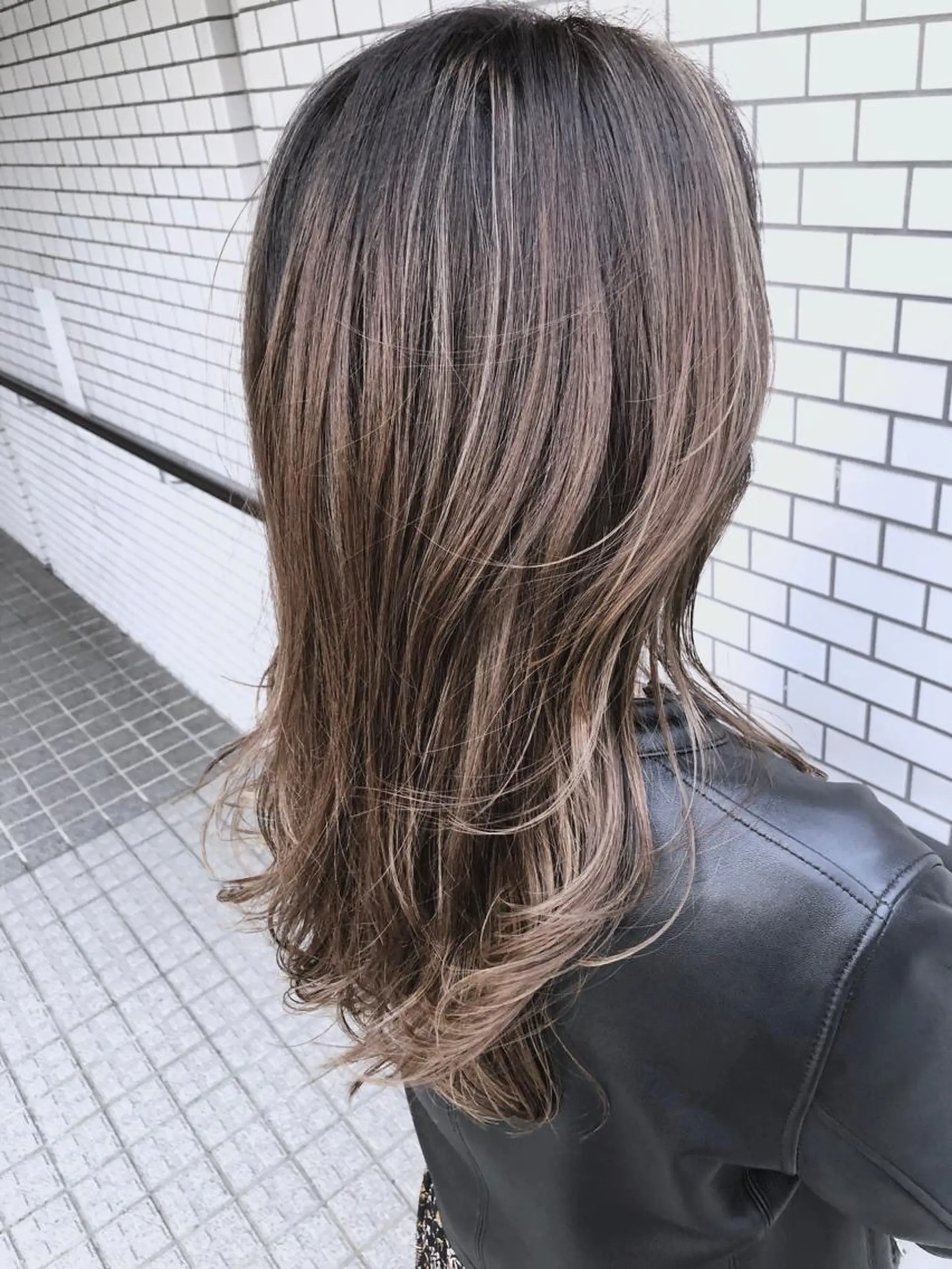 ロング カラー デザインカラー ハイライトカラー ハイライト カット ヘアカラー 山本 芳喜のヘアスタイル