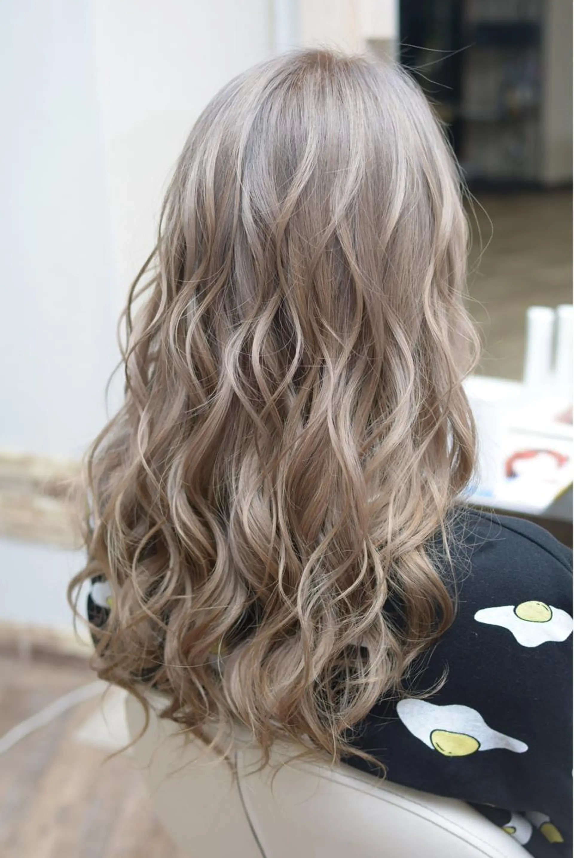 ロング アッシュ レディース専用🌷咲 の垢抜けブリーチ部屋のヘアスタイル