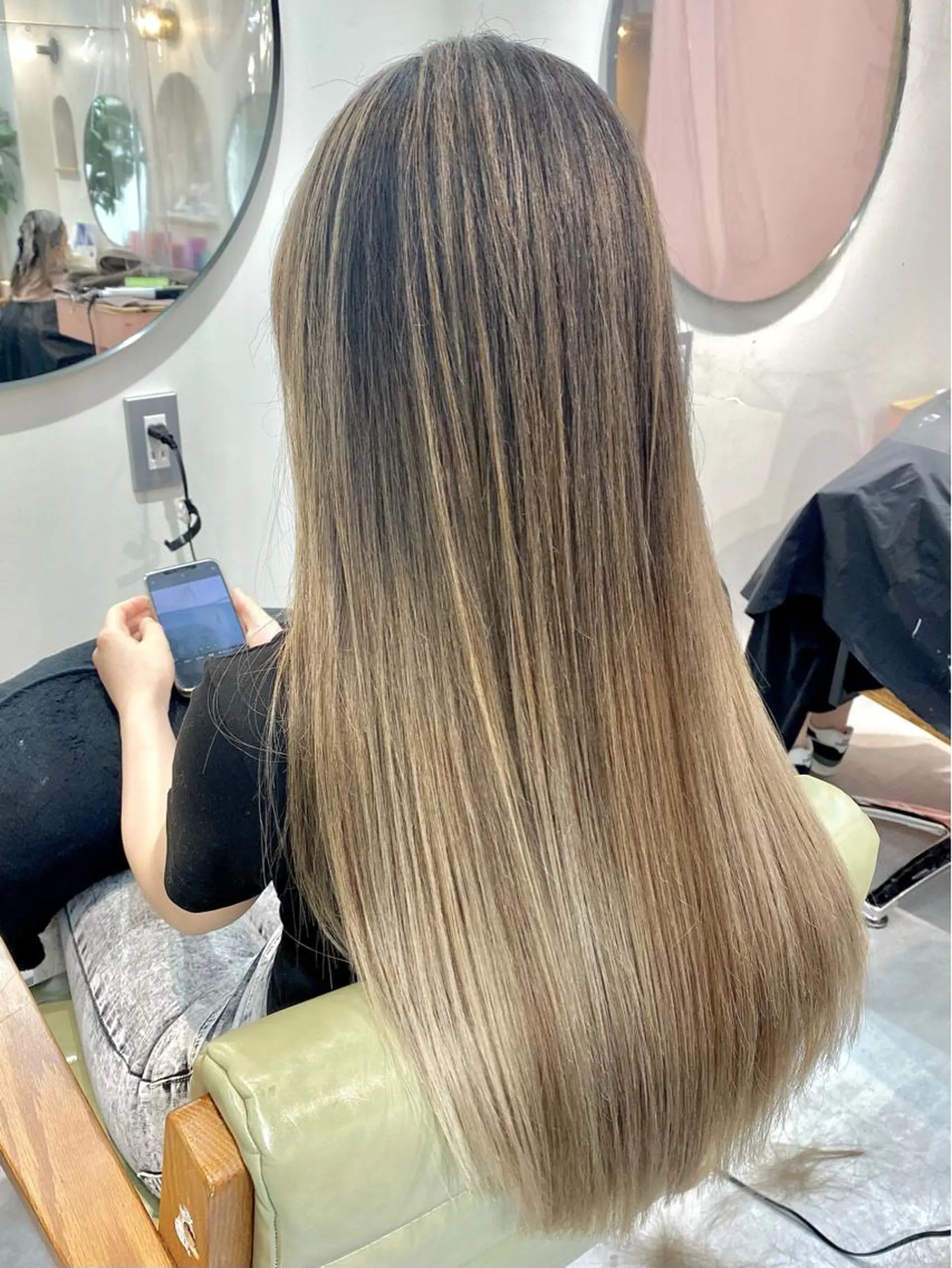 ロング カラー バレイヤージュ レイヤーカット ヘアカラー トリートメント ヘアセット 💘カラー特化美容師 尾崎拓己のヘアスタイル