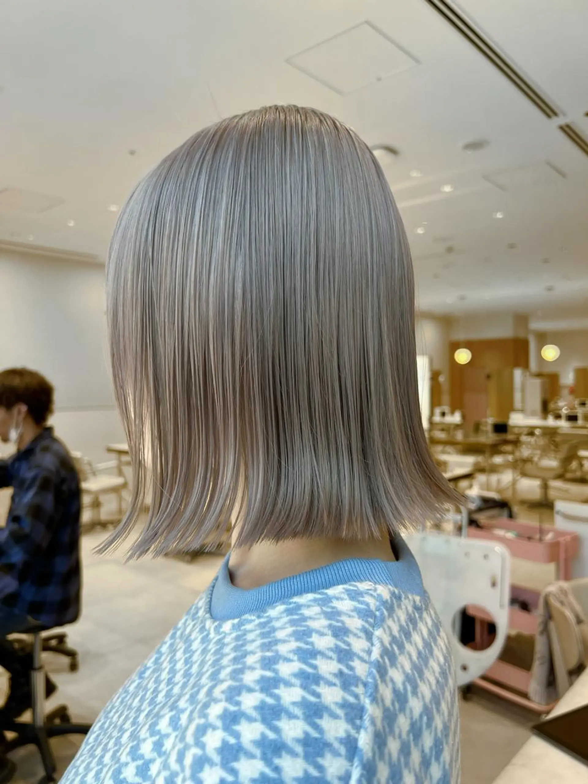 ミディアム カラー ベージュカラー 透明感カラー グレージュ ボブ ヘアカラー トリートメント ヘアセット レイヤー専門家 ダブルカラー修のヘアスタイル