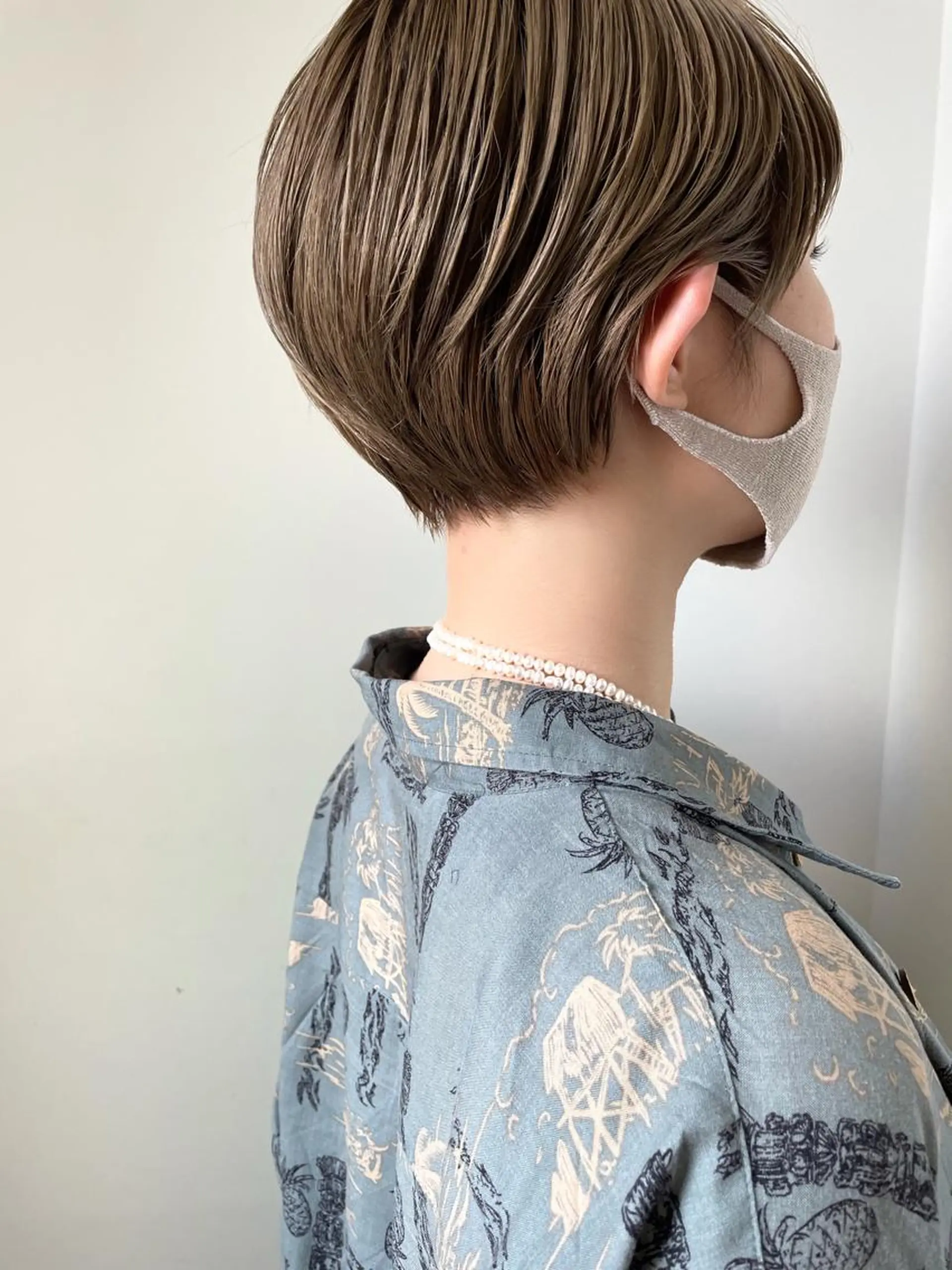 ショート カラー ショートボブ アッシュ ハイライトカラー ハイトーンカラー イルミナカラー カット ヘアカラー トリートメント 江上拓郎/ショート /酸性ストレートのヘアスタイル