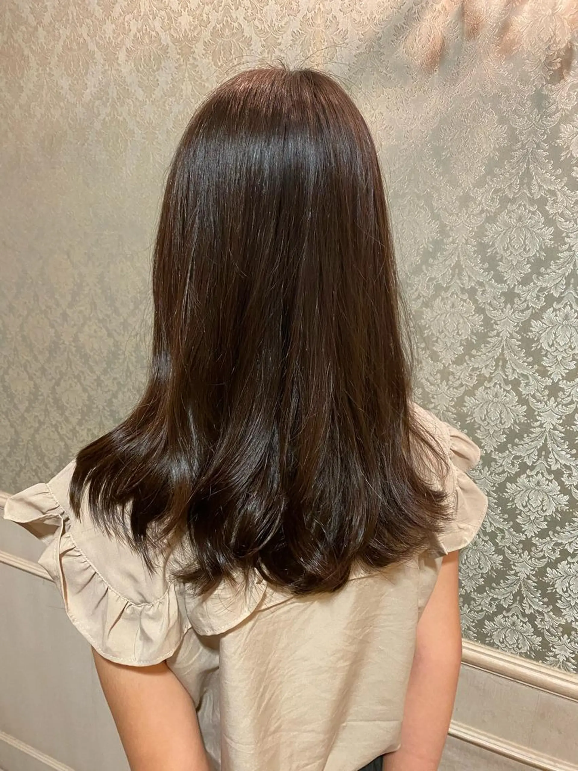 セミロング セミロングパーマ レイヤーカット amie by afloat(エイミーバイアフロート)所属・井上 日菜乃のヘアスタイル