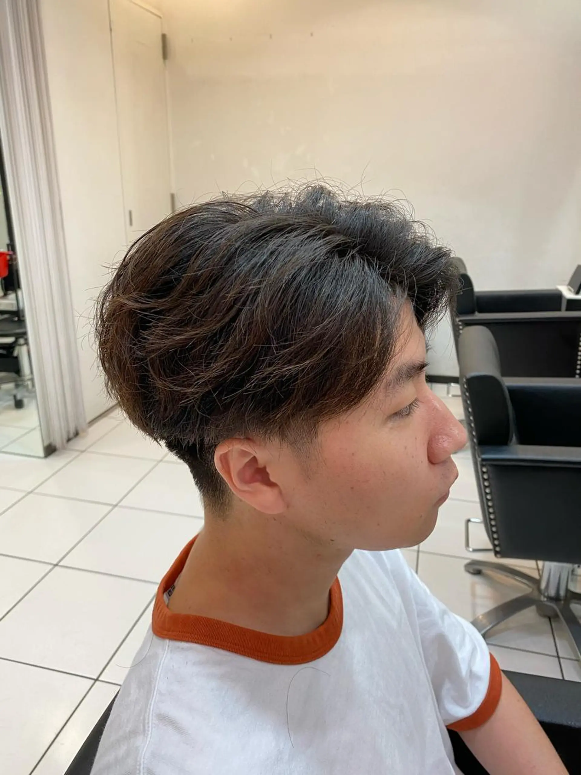 ミディアム CHIC 蘭のヘアスタイル