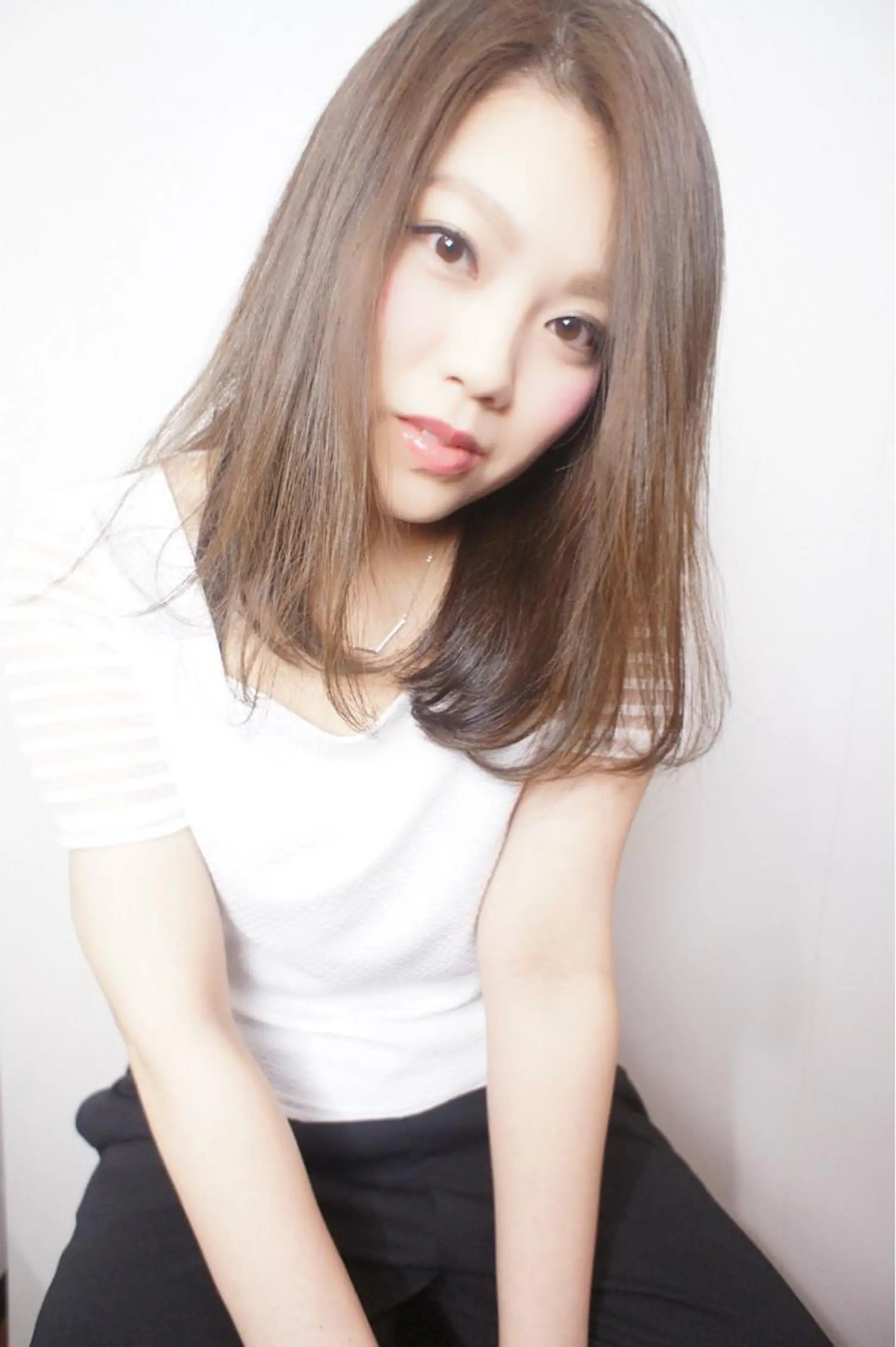 ミディアム カラー Latot (ラトット)所属・白石 真宏のヘアスタイル