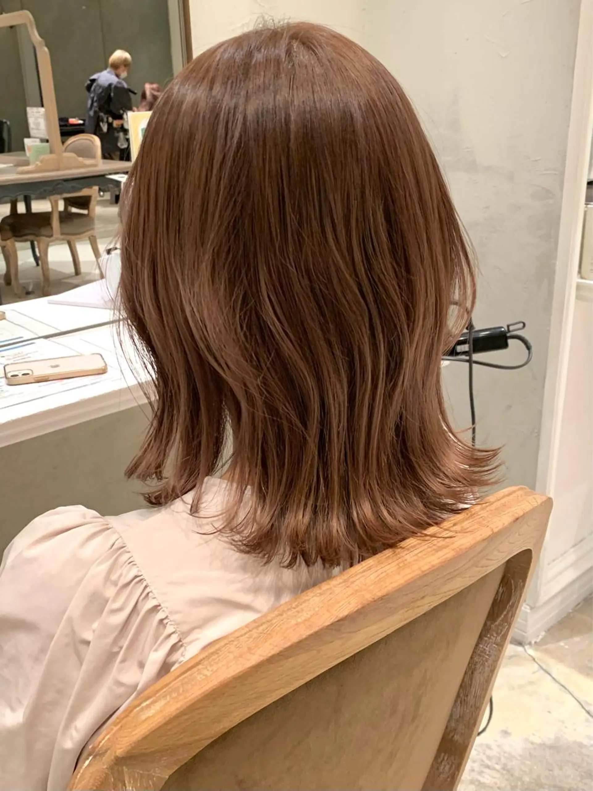 ミディアム カラー カット ヘアカラー GO TODAY SHAiRE SALON所属・SAKINO． ベージュカラーのヘアスタイル