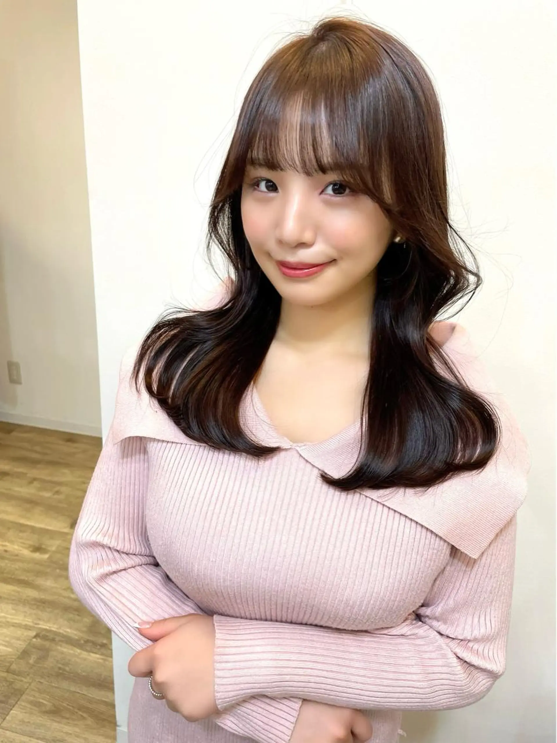 ミディアム カラー 黒髪 ブリーチ ブルーカラー ブルーブラック ケアブリーチ ブリーチなしカラー 特化　　kaiのヘアスタイル