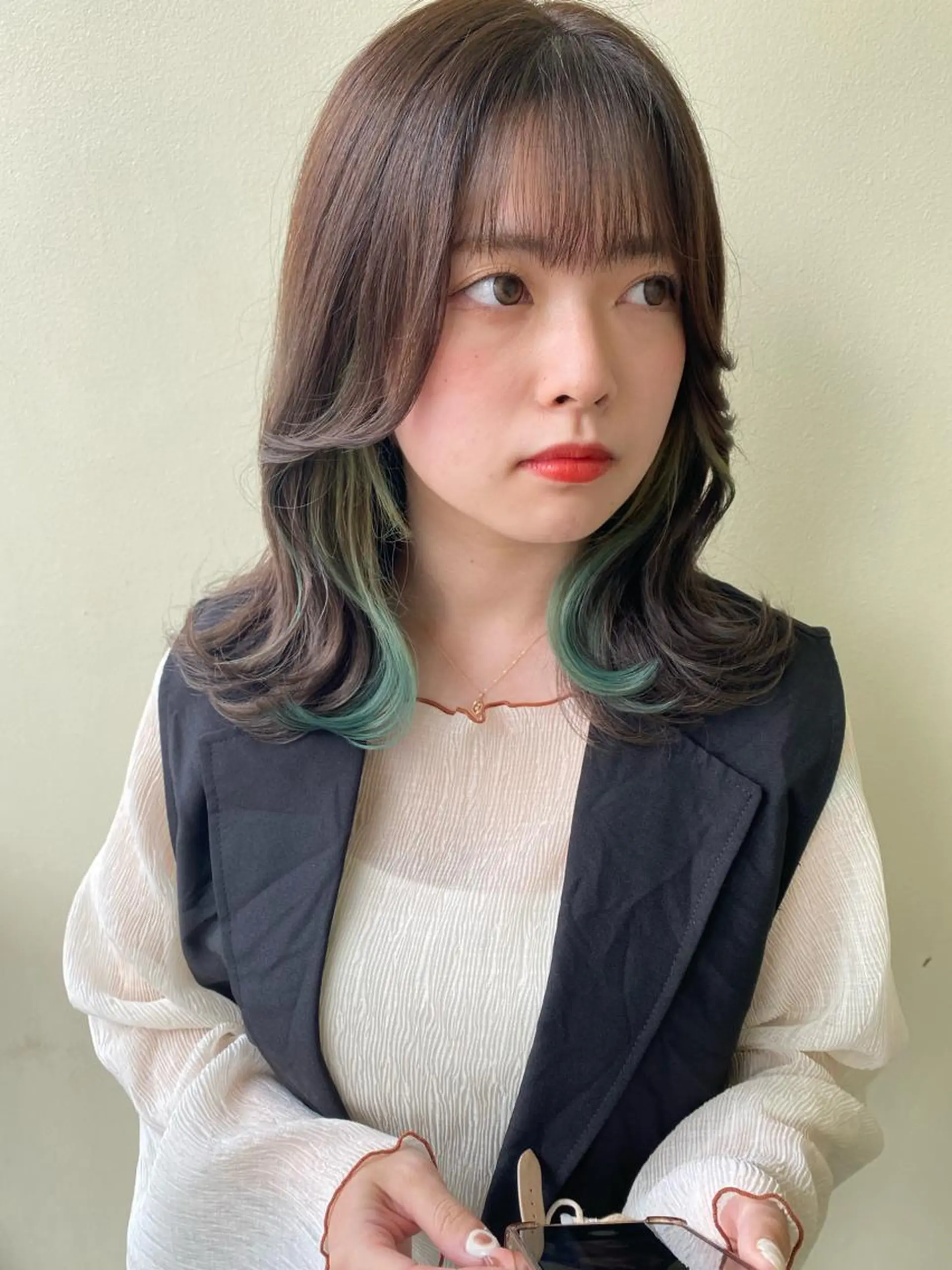 ミディアム くびれヘア エギョモリ カット ヘアカラー 韓国ヘア🇰🇷 SAYAのヘアスタイル