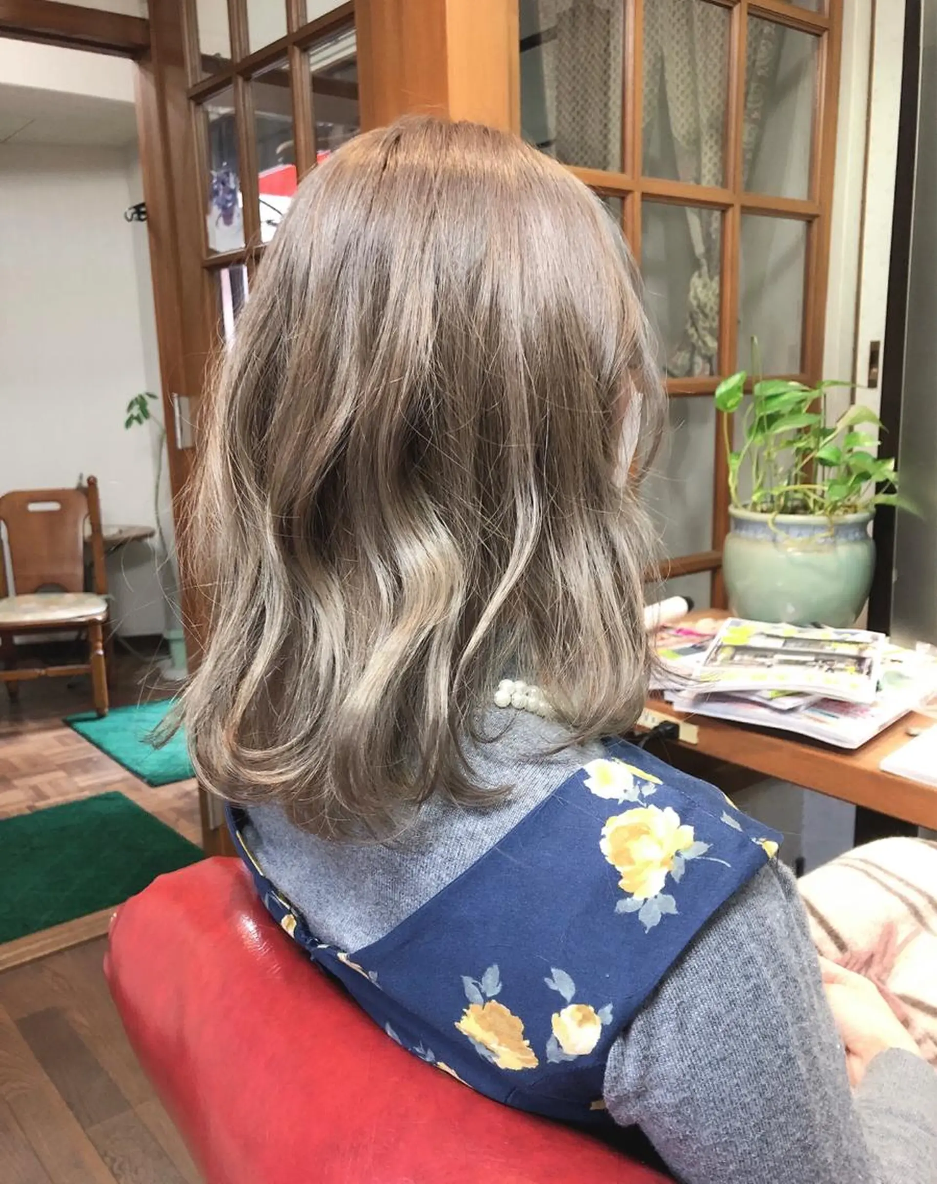 セミロング カラー セミロングパーマ ベージュカラー 透明感カラー ミルクティーベージュ 髪質改善 💎場所分かりづらい サユリ美容室💎のヘアスタイル