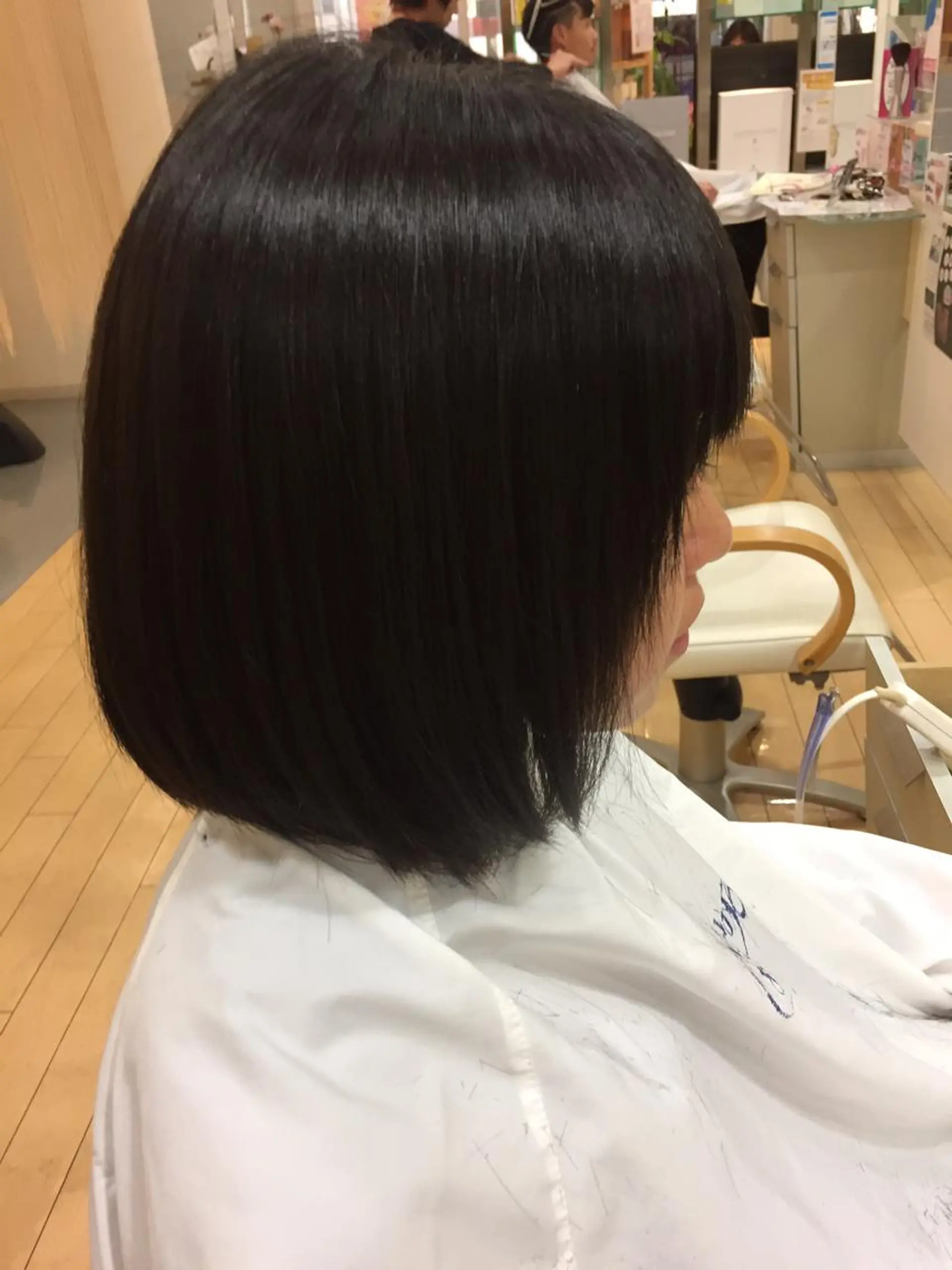 ミディアム ボブ カット 美容しょうへいの店所属・吉川 茉由子のマツエク・マツパデザイン