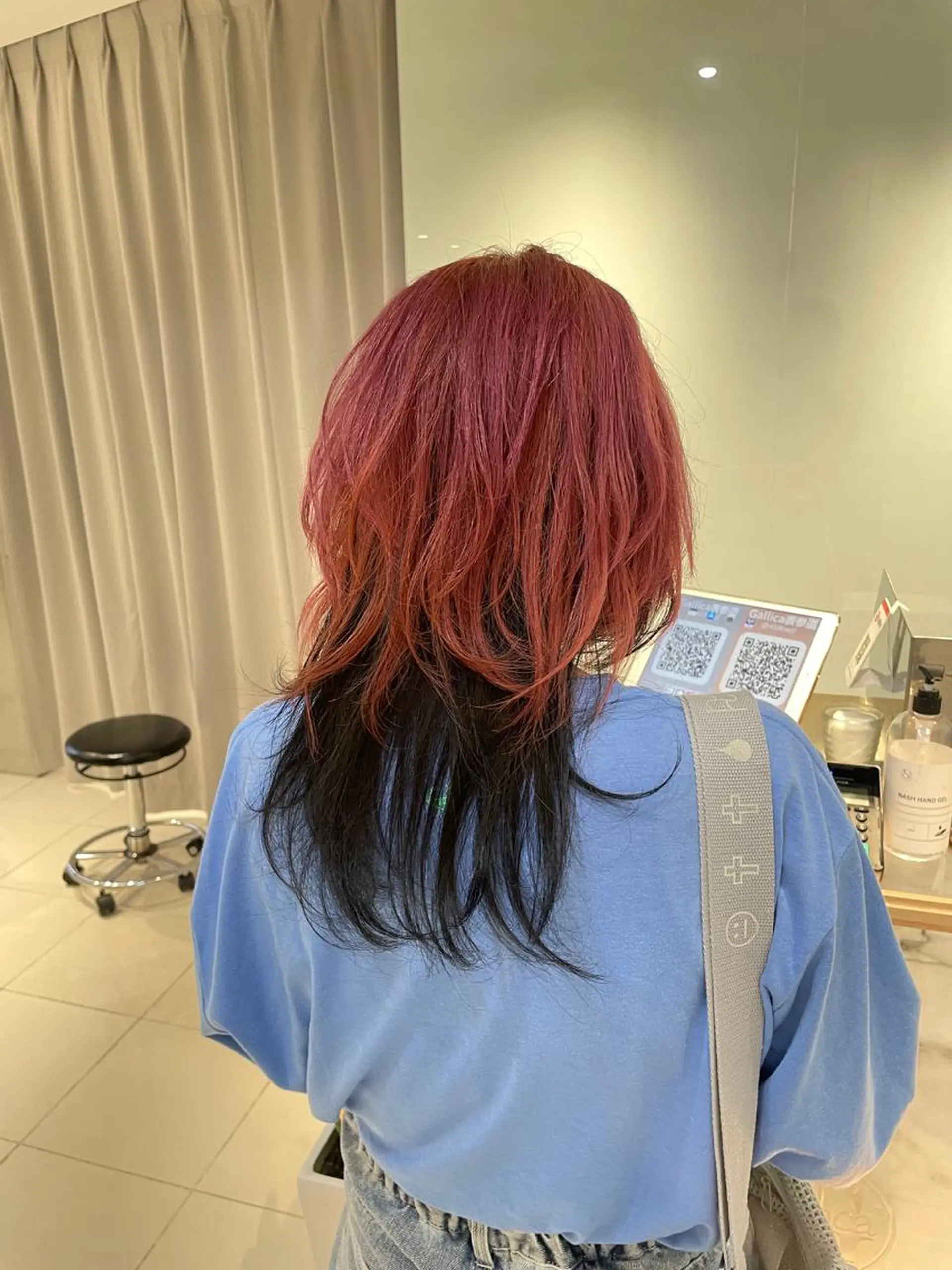 ロング カラー ヘアアレンジ 黒髪 ピンクカラー ヘアカラー トリートメント ヘッドスパ ヘアセット 艶髪✨寒色カラー✨ 翁長孝輔のヘアスタイル