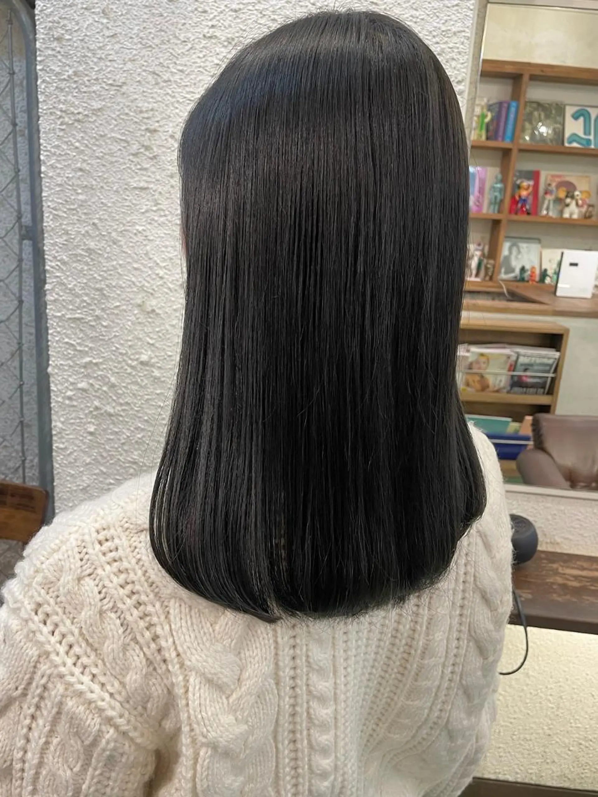 セミロング カラー カット トリートメント 坂田 友梨奈のヘアスタイル