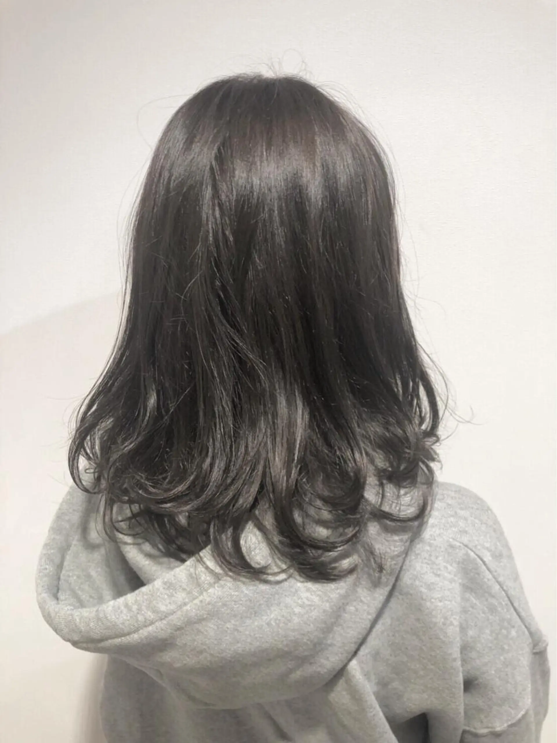 ミディアム カラー ブリーチ 透明感カラー グレージュ イルミナカラー ブリーチなしカラー ヘアカラー トリートメント #艶髪・髪質改善 有田怜平のヘアスタイル