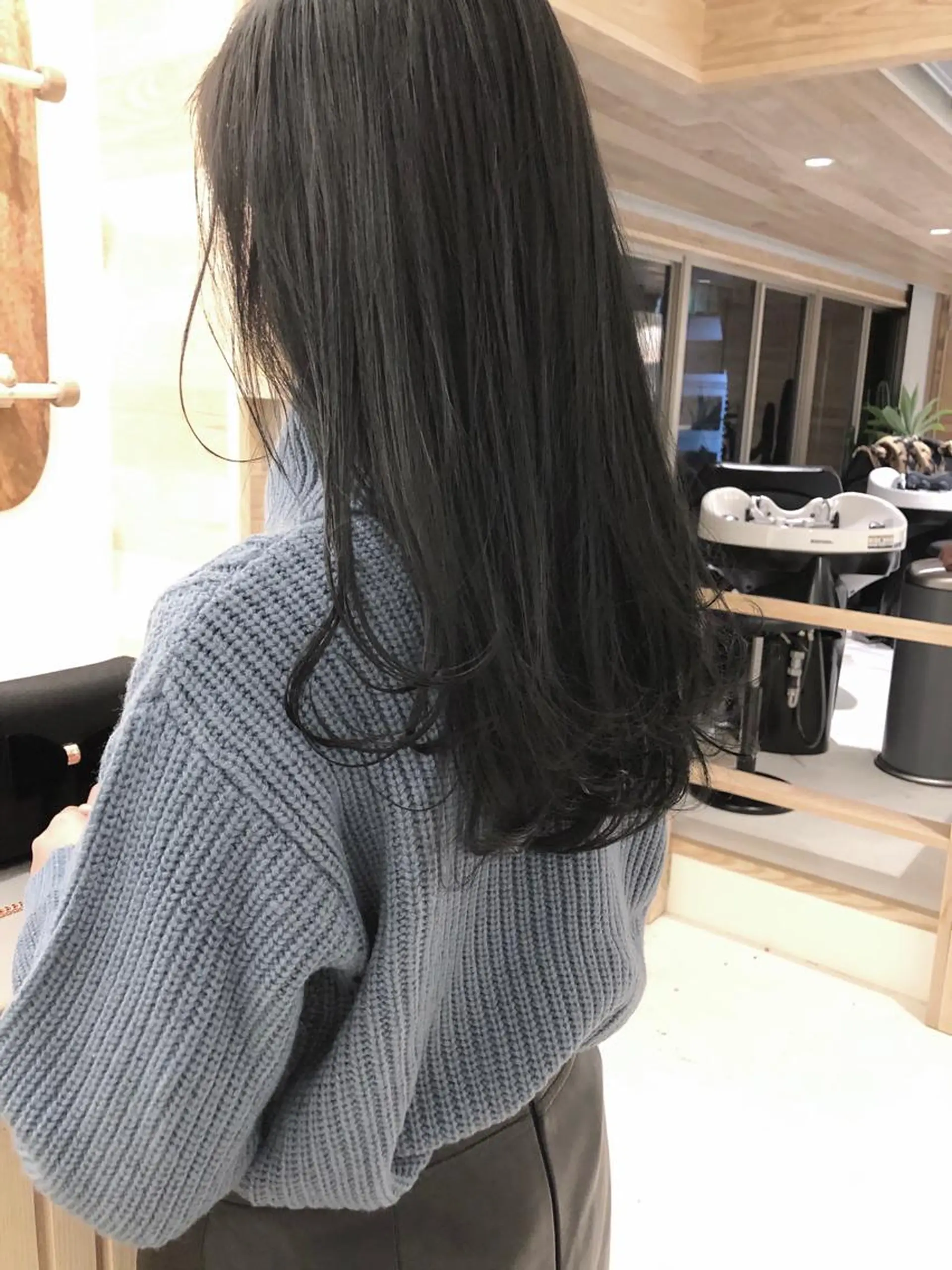 ロング カラー 黒髪 ブルーカラー ブルーブラック chobii表参道所属・吉田 光佑のヘアスタイル