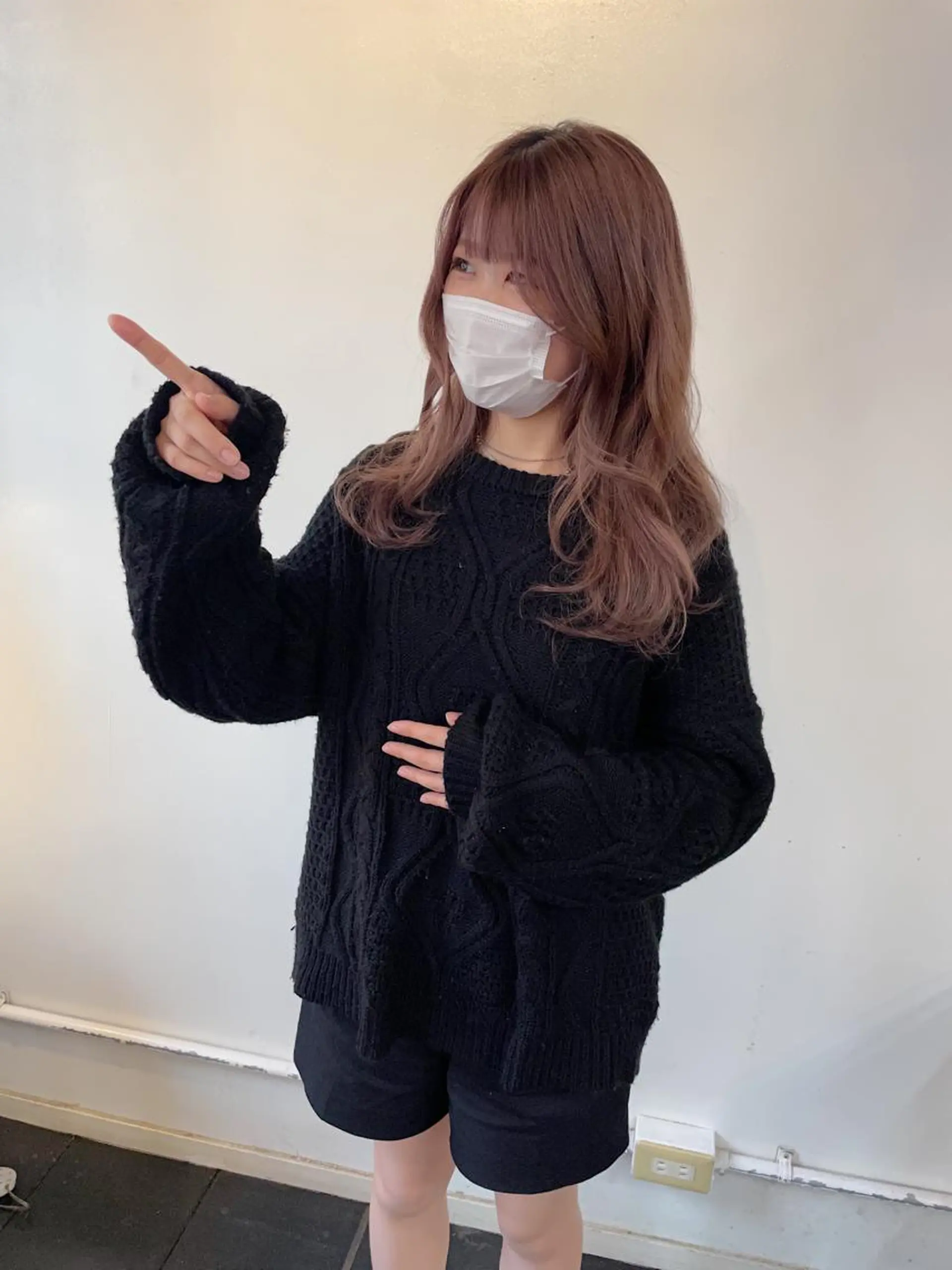 ロング カラー ベージュカラー ハイトーンカラー ピンクカラー ピンクベージュ カット ヘアカラー トリートメント h a k u 大倉 卓人のヘアスタイル