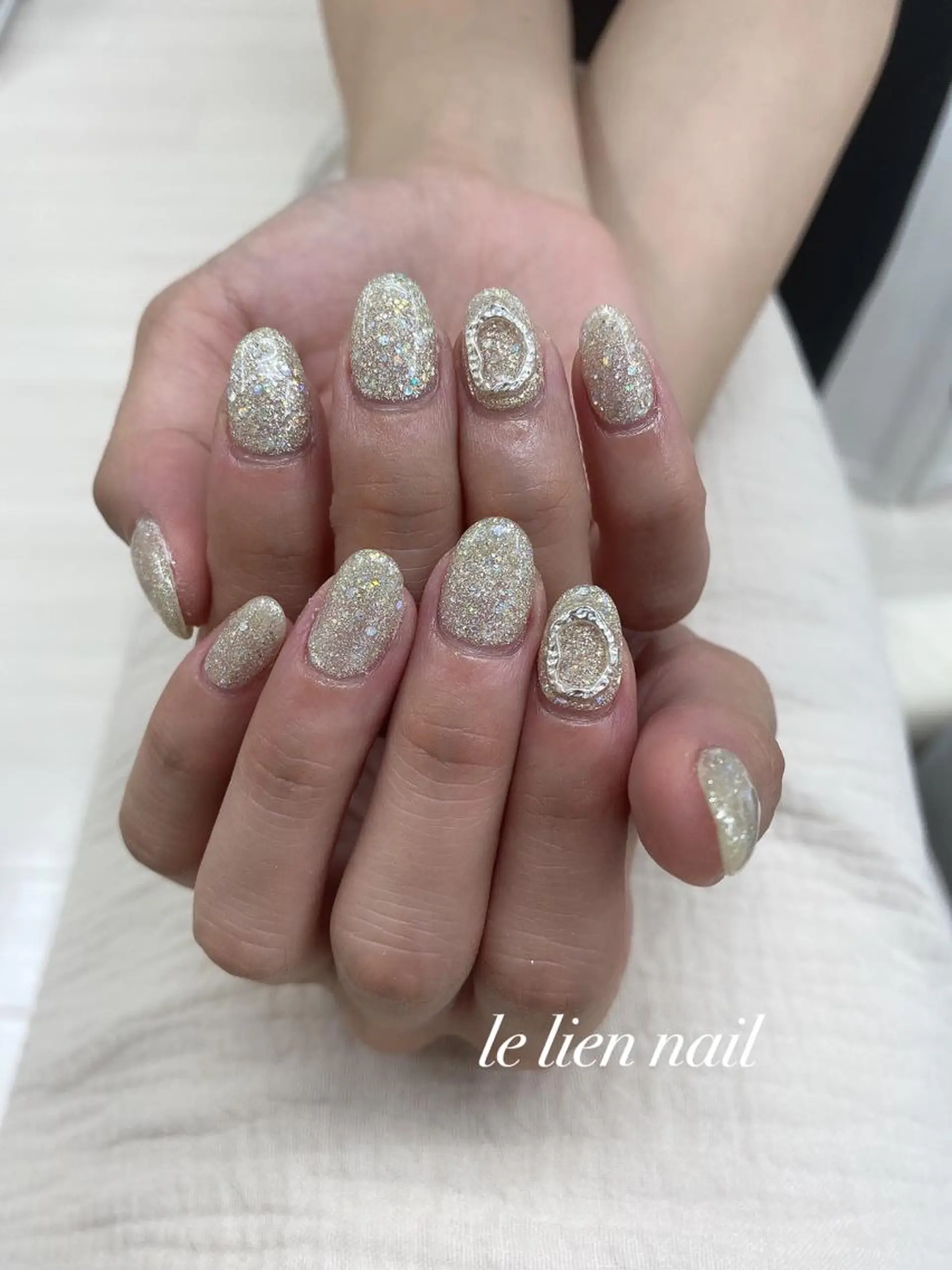 ネイル オーロラネイル ラメ(グリッター) シルバー ハンドネイル le lien nailのネイルデザイン