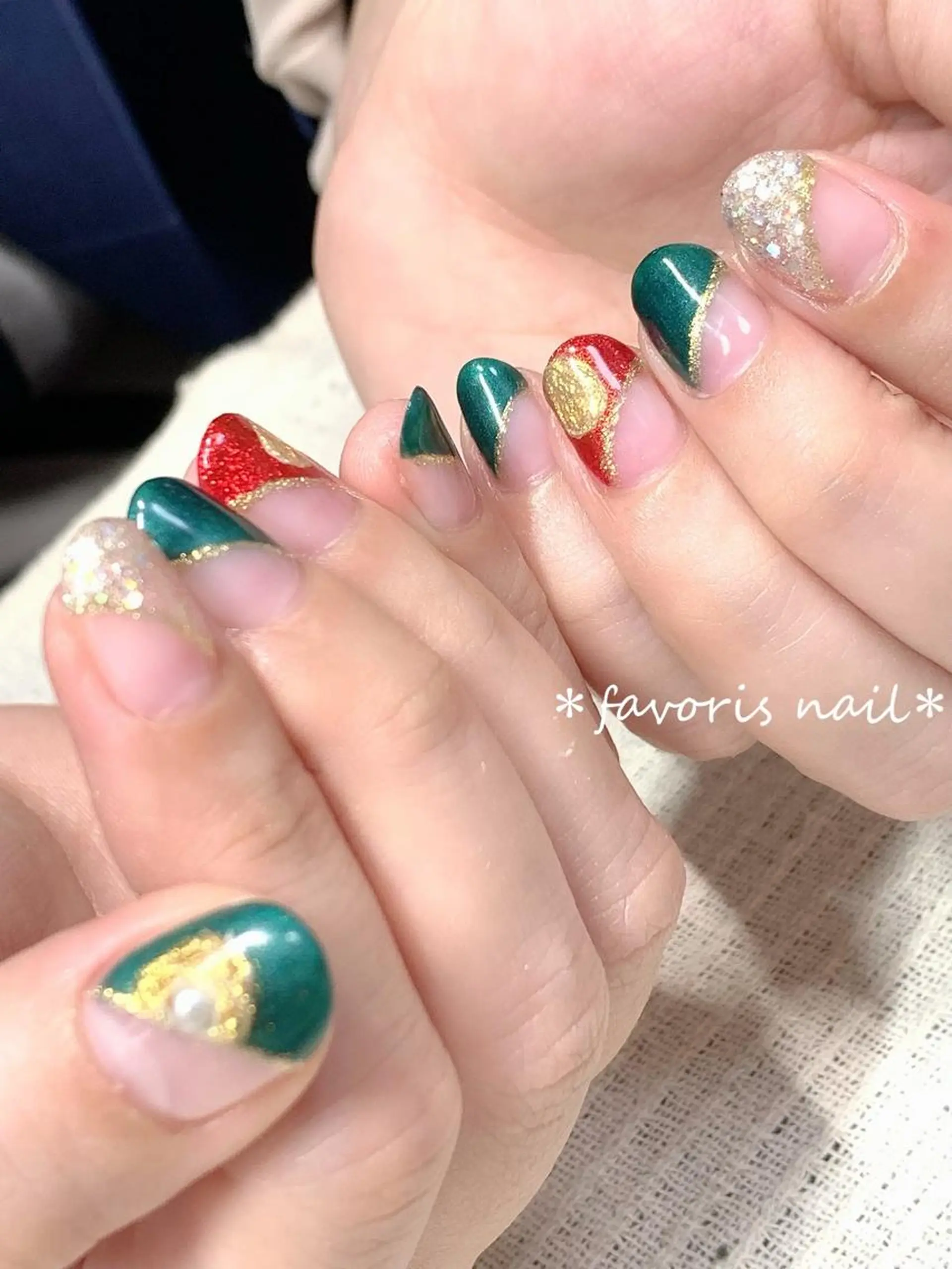 ネイル 冬ネイル クリスマス ハンドネイル favoris nail🌼のネイルデザイン
