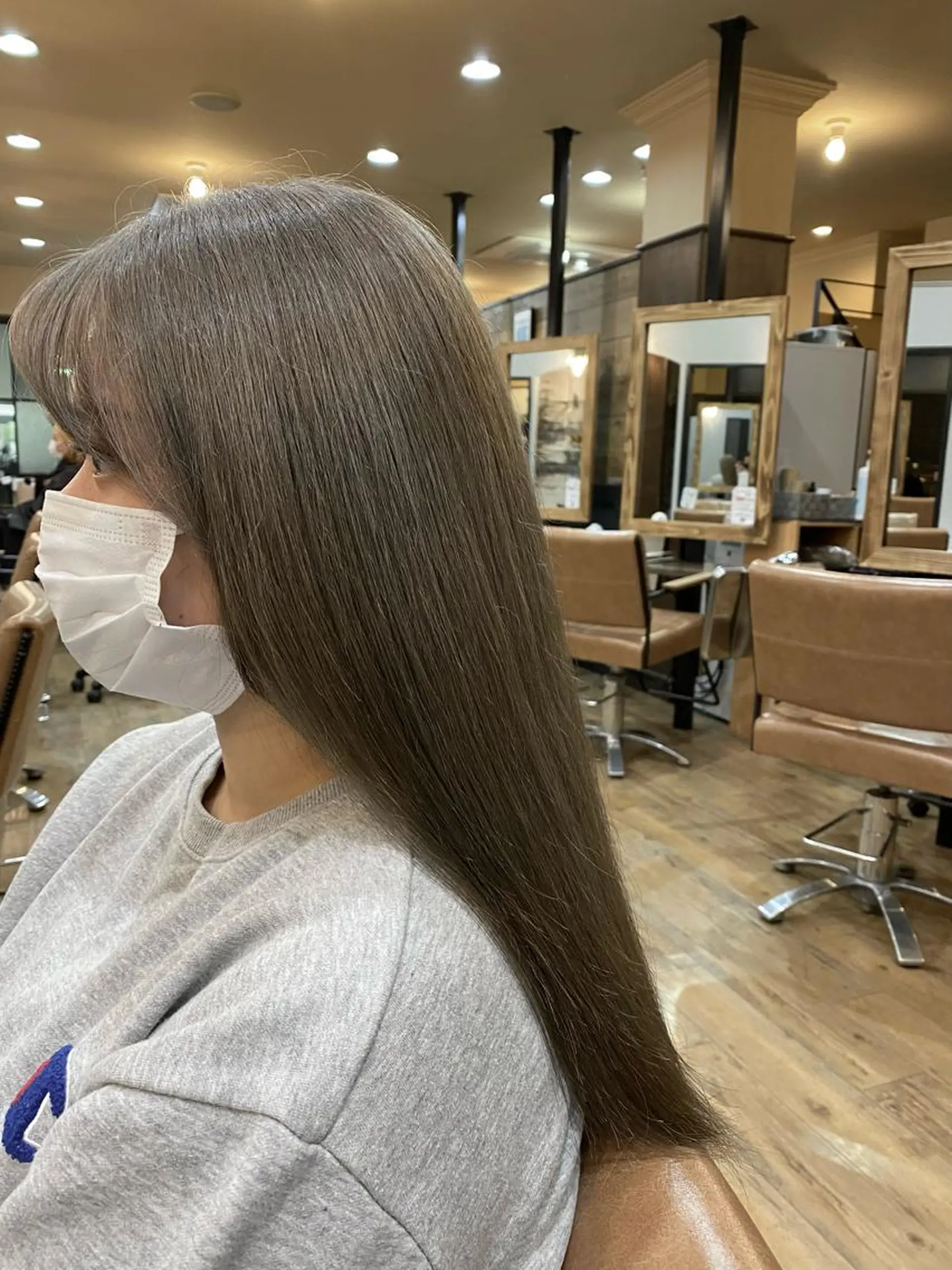 ロング カラー ベージュカラー 透明感カラー ヘアカラー トリートメント ケアカラーリスト✂️ SHIAN   フジのヘアスタイル