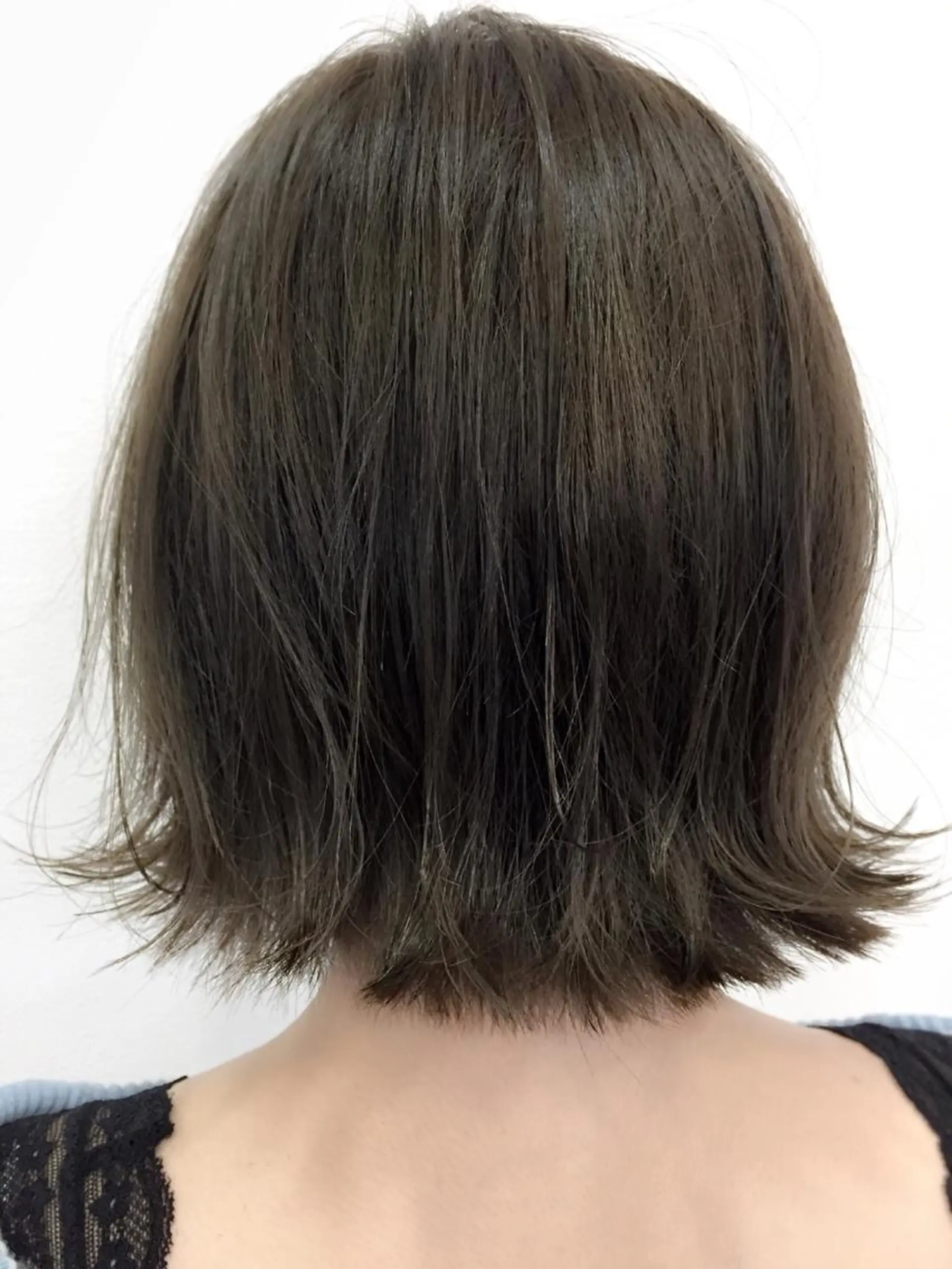 ショート カラー ブリーチ ダブルカラー グレージュ ハイライトカラー ハイトーンカラー 中村 卓也のヘアスタイル