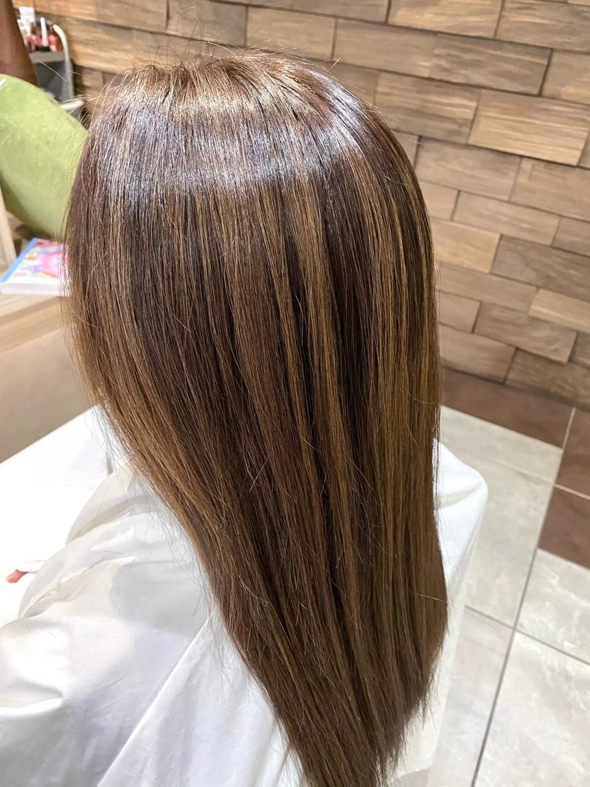 ロング カラー バレイヤージュ ブラウンカラー 卒業式のヘアスタイル レイヤーカット ヘアカラー 川越 輝梨奈のヘアスタイル