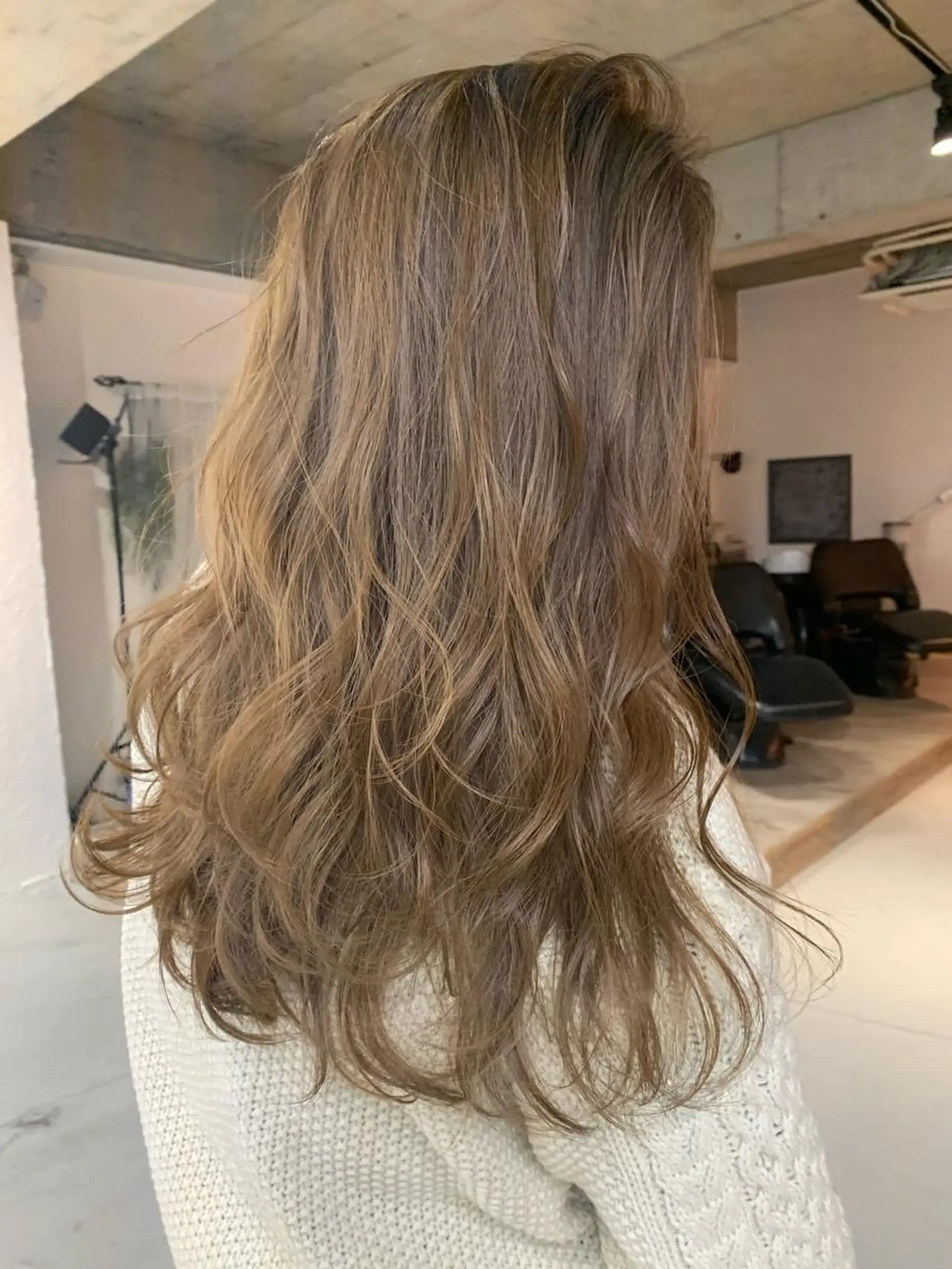 ロング カラー momo 岡崎のヘアスタイル