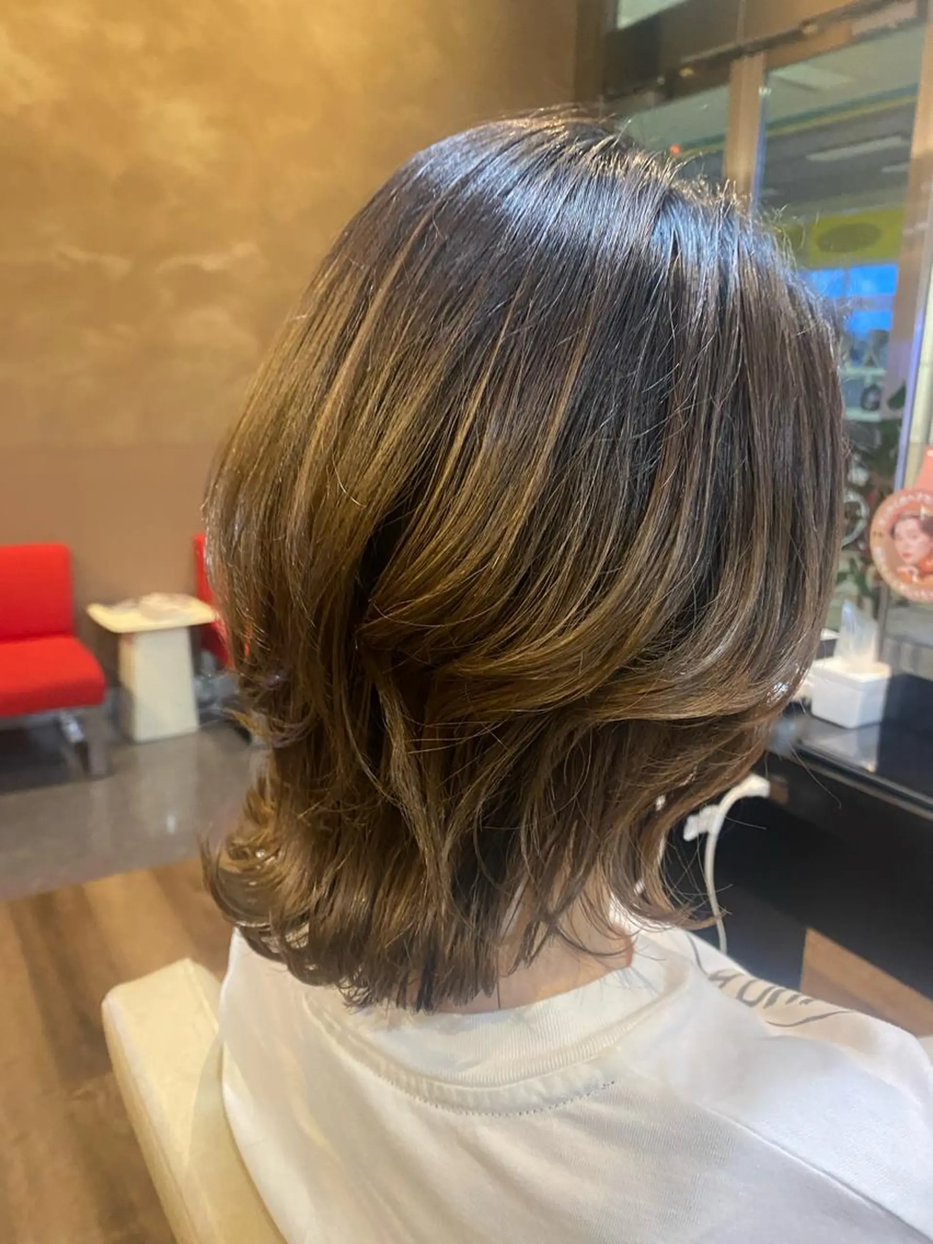 ミディアム ミディアムレイヤー レイヤーカット カット トリートメント STYLE所属・山本 勝巳のヘアスタイル