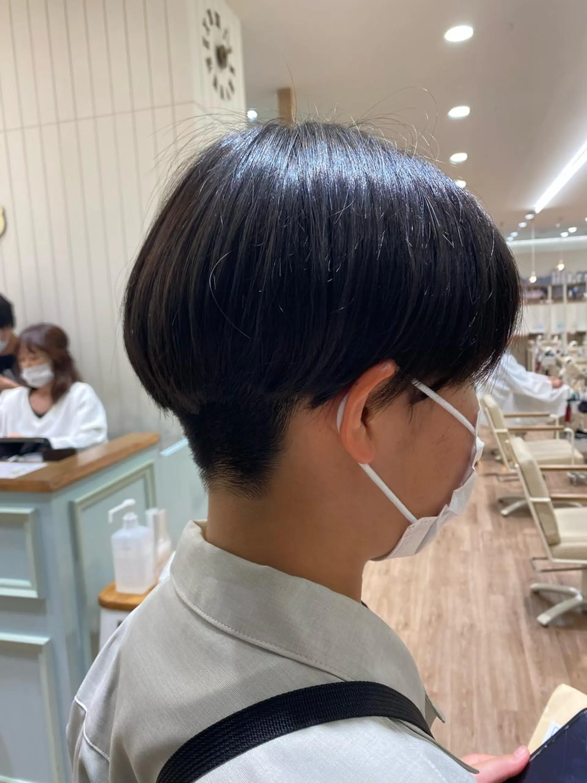 ショート 刈り上げ カット 金山 友香🕊のヘアスタイル
