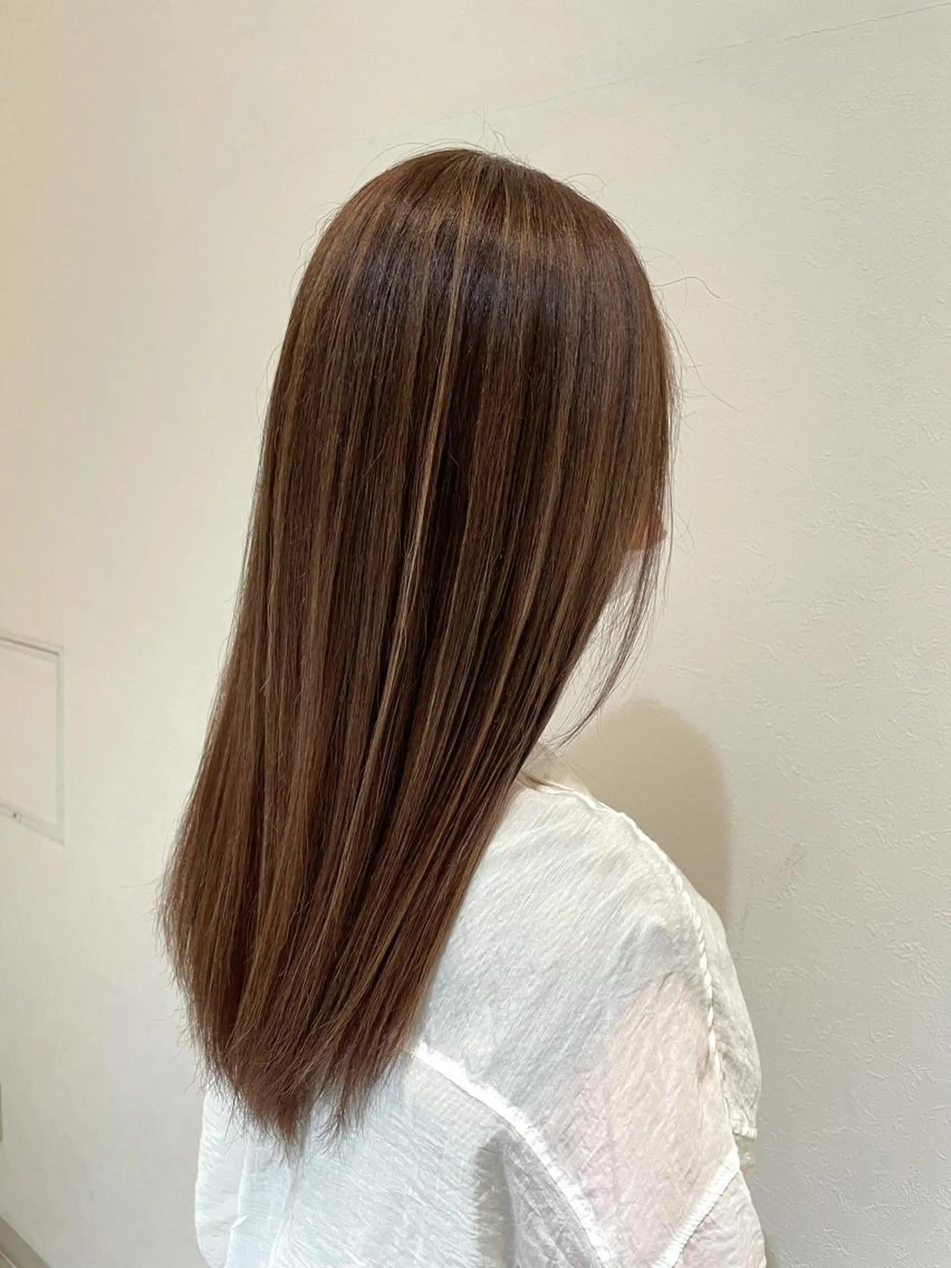 カラー ハイライトカラー 新谷 玲日のヘアスタイル