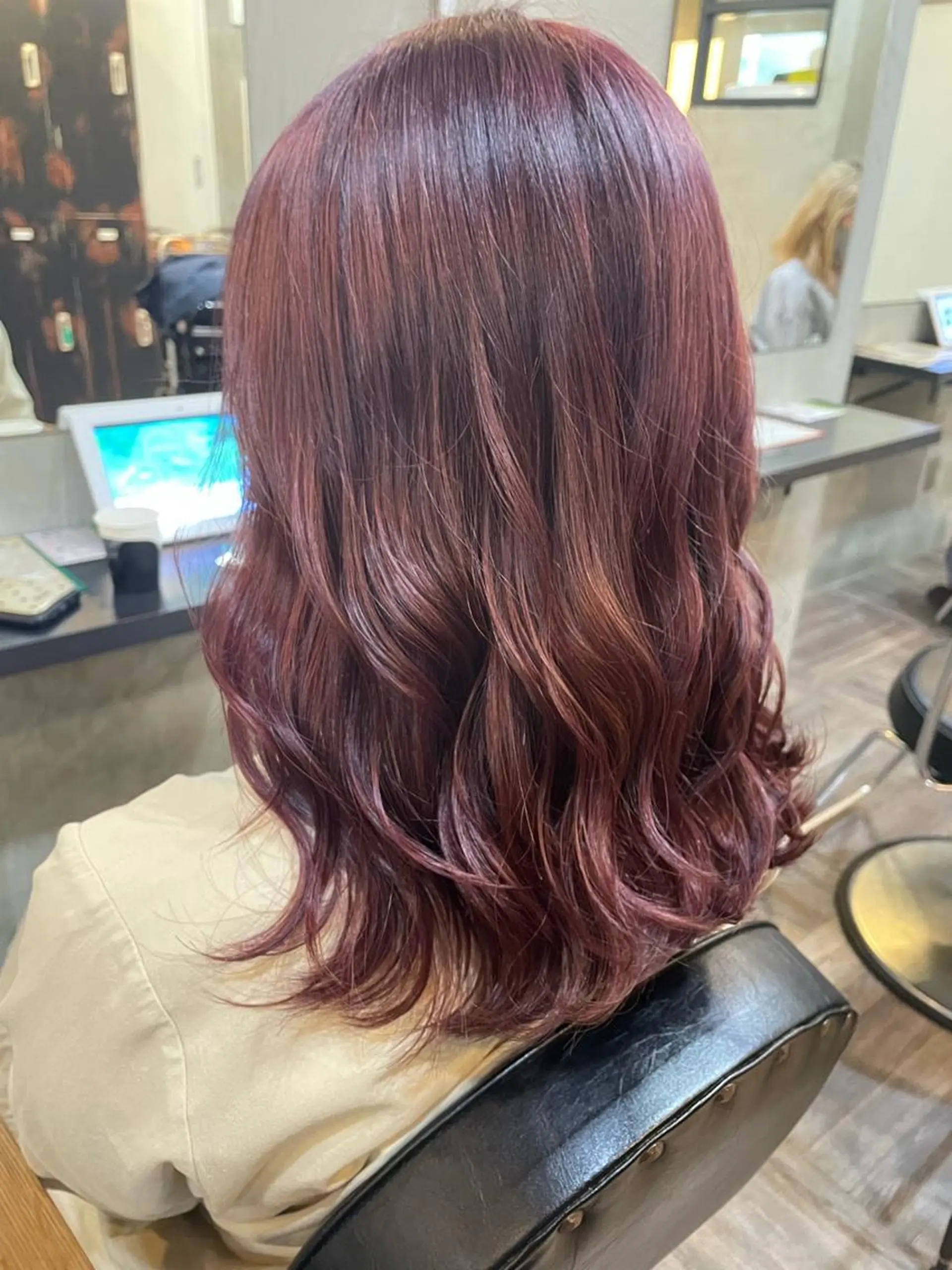 ミディアム カラー ブリーチ ピンクカラー La fith 店長 城谷颯人のヘアスタイル