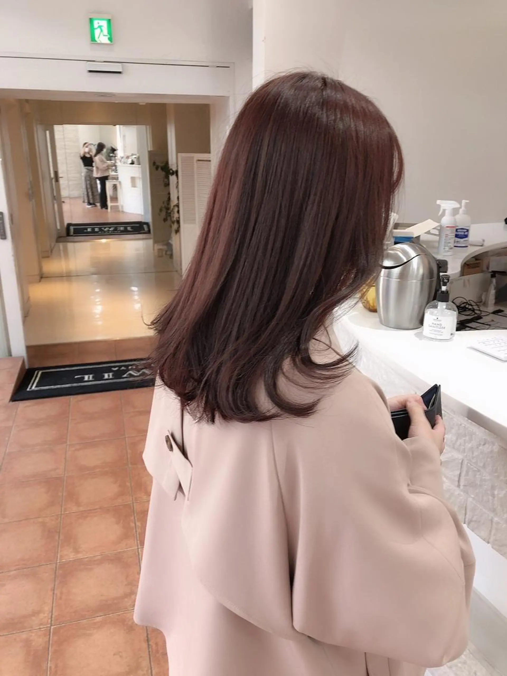 ミディアム カラー ブラウンカラー ピンクカラー ピンクブラウン ヨシンモリ カット ヘアカラー トリートメント KAWABE SAKURAのヘアスタイル
