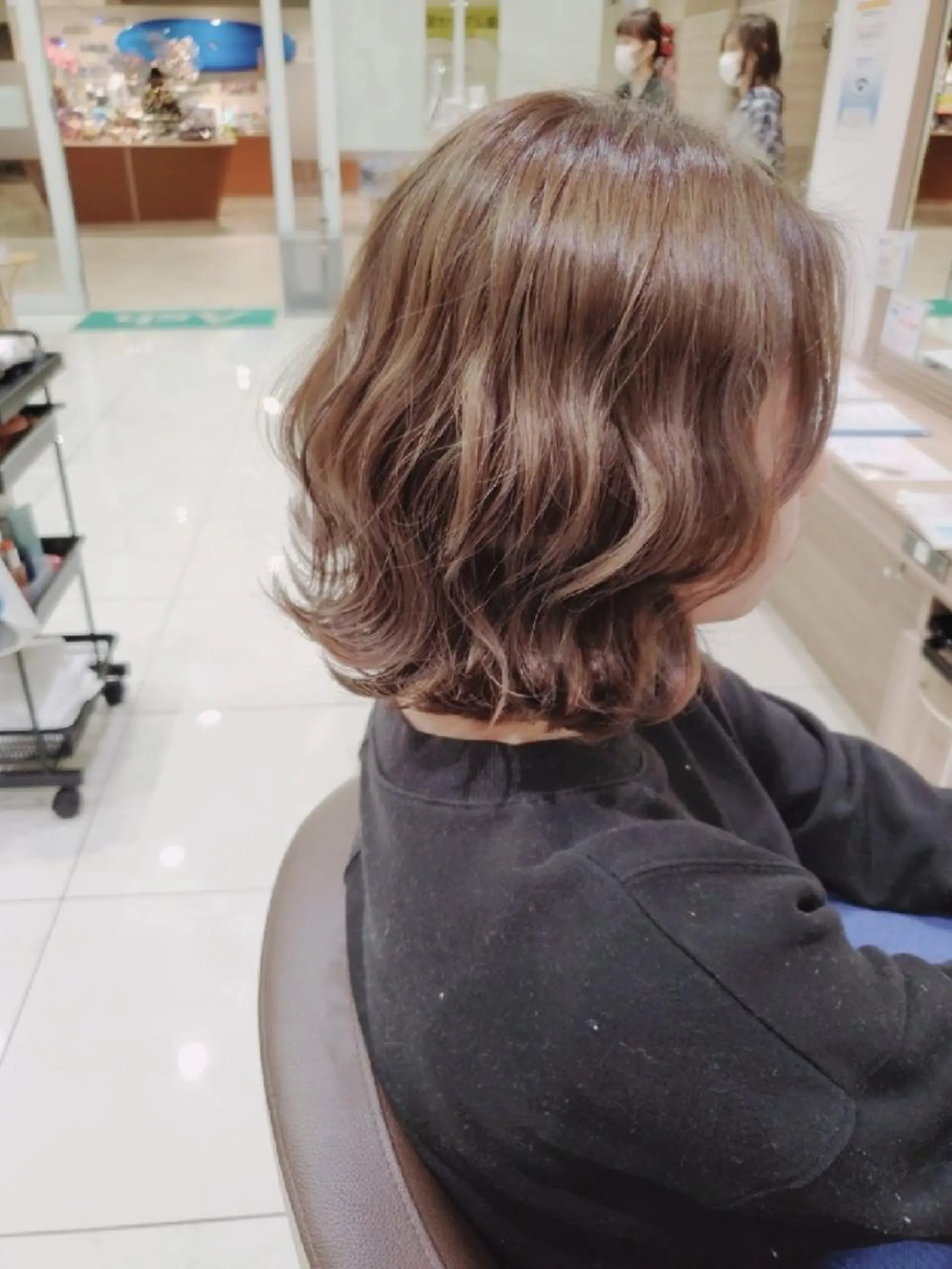 ミディアム カラー アッシュ ベージュカラー イルミナカラー 中村 和貴のヘアスタイル