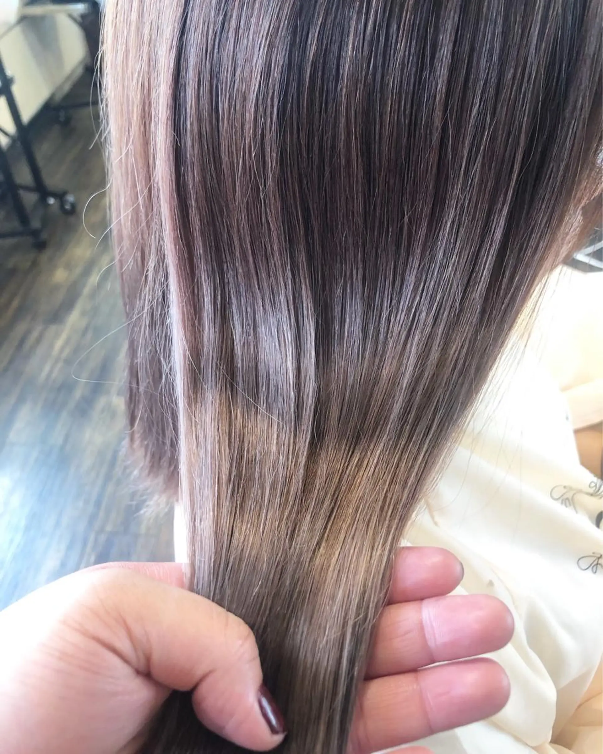ミディアム カラー パープルカラー シルバー 西本 夏美のヘアスタイル