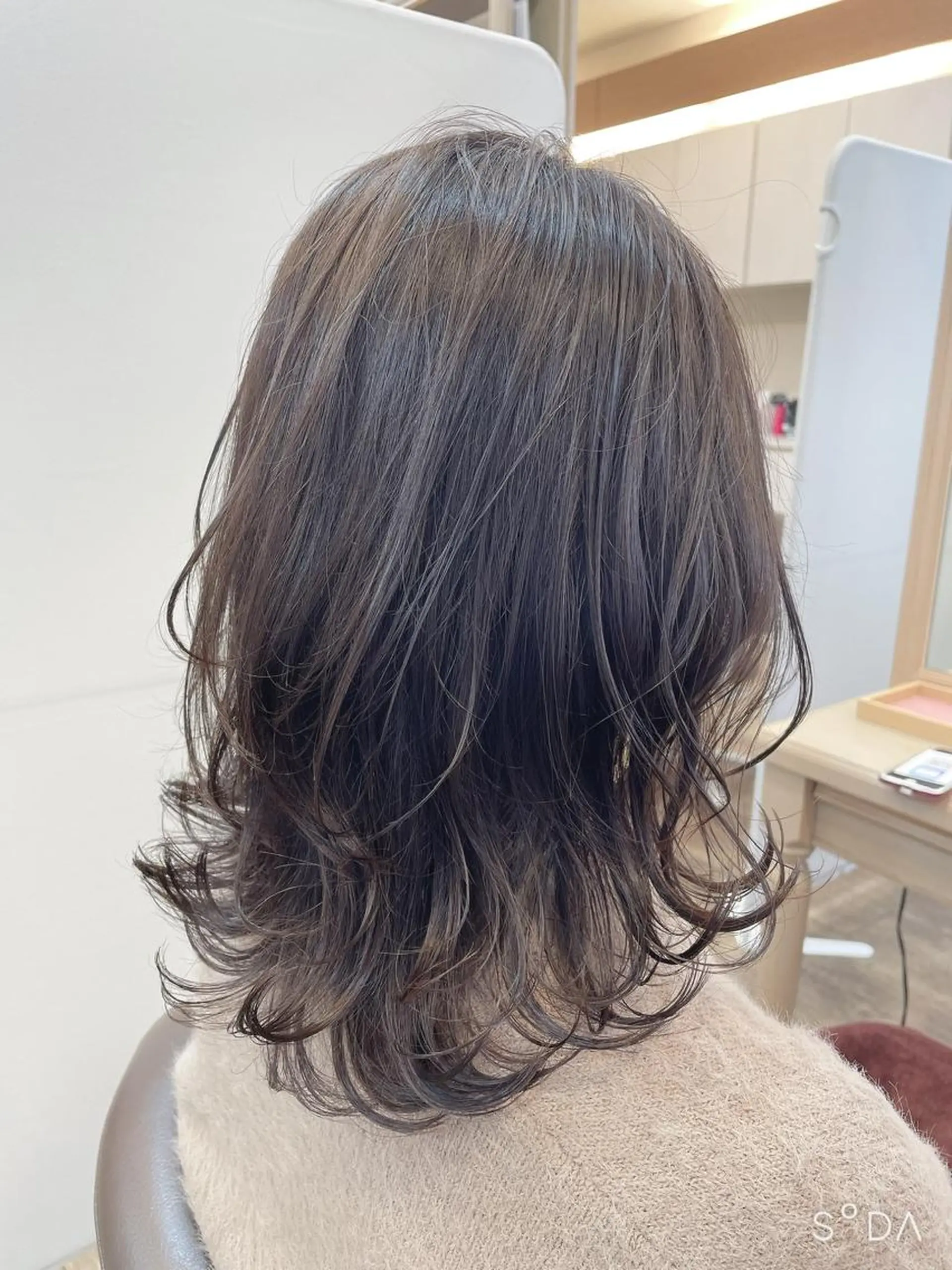ミディアム カラー くびれヘア 外ハネヘア カット ヘアカラー 尚平 髪質改善 大人のデザインカラーのその他イメージ