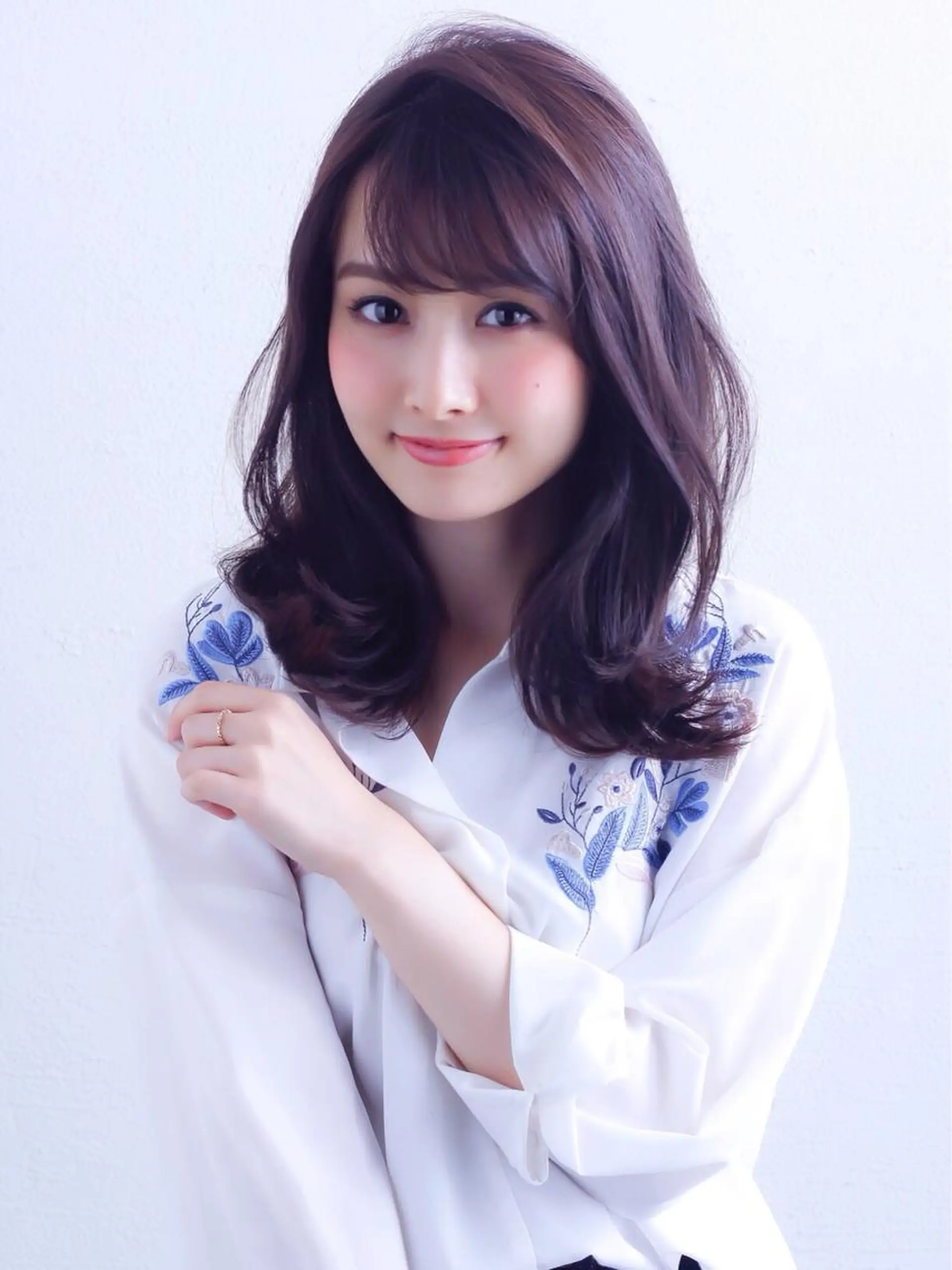ミディアム カラー パーマ カット トリートメント 艶カラー🩶縮毛矯正 辻紗耶加のヘアスタイル