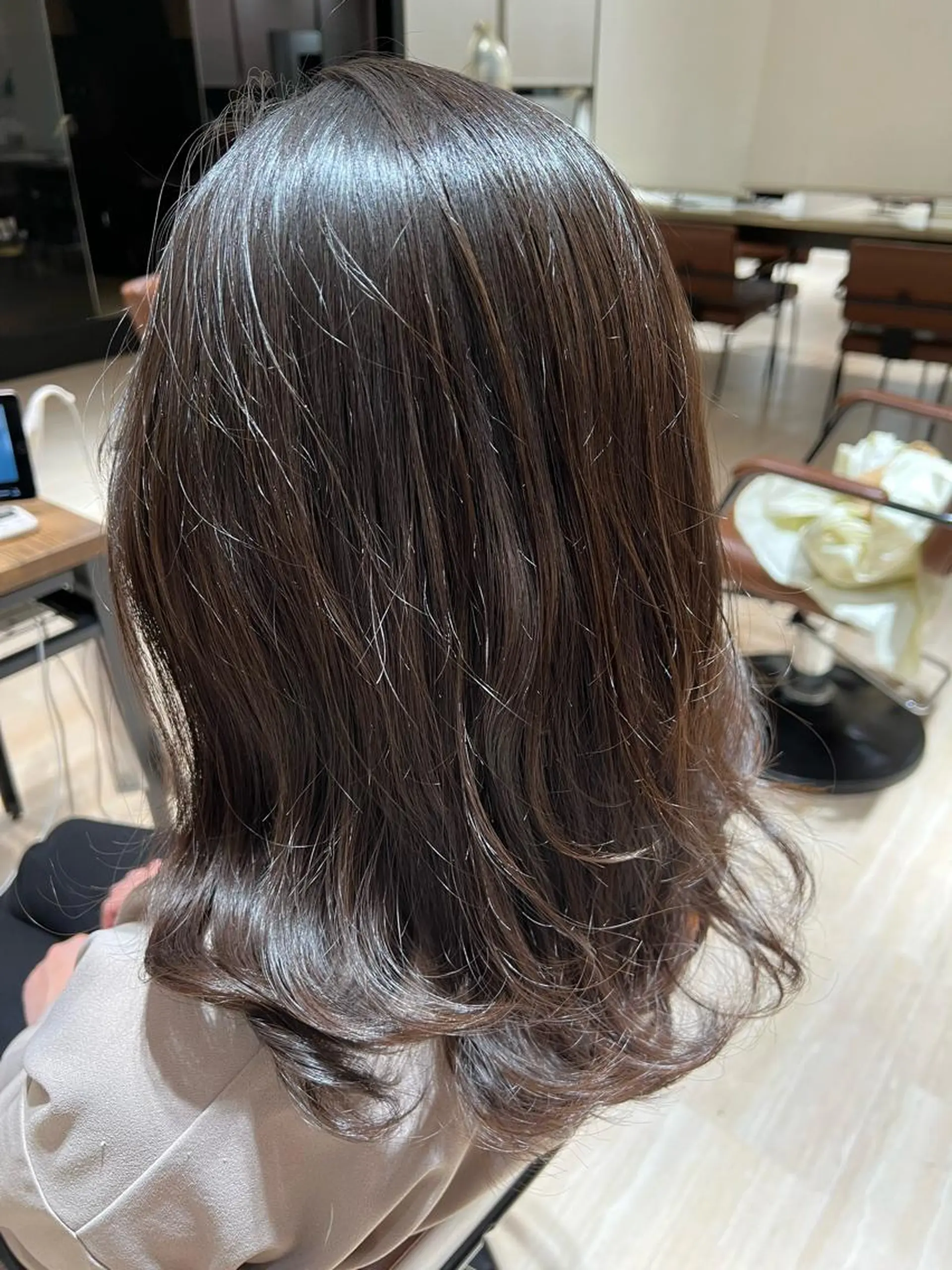 ロング レイヤーカット Qmee所属・Shun 透明感カラ ー/似合わせカットのヘアスタイル