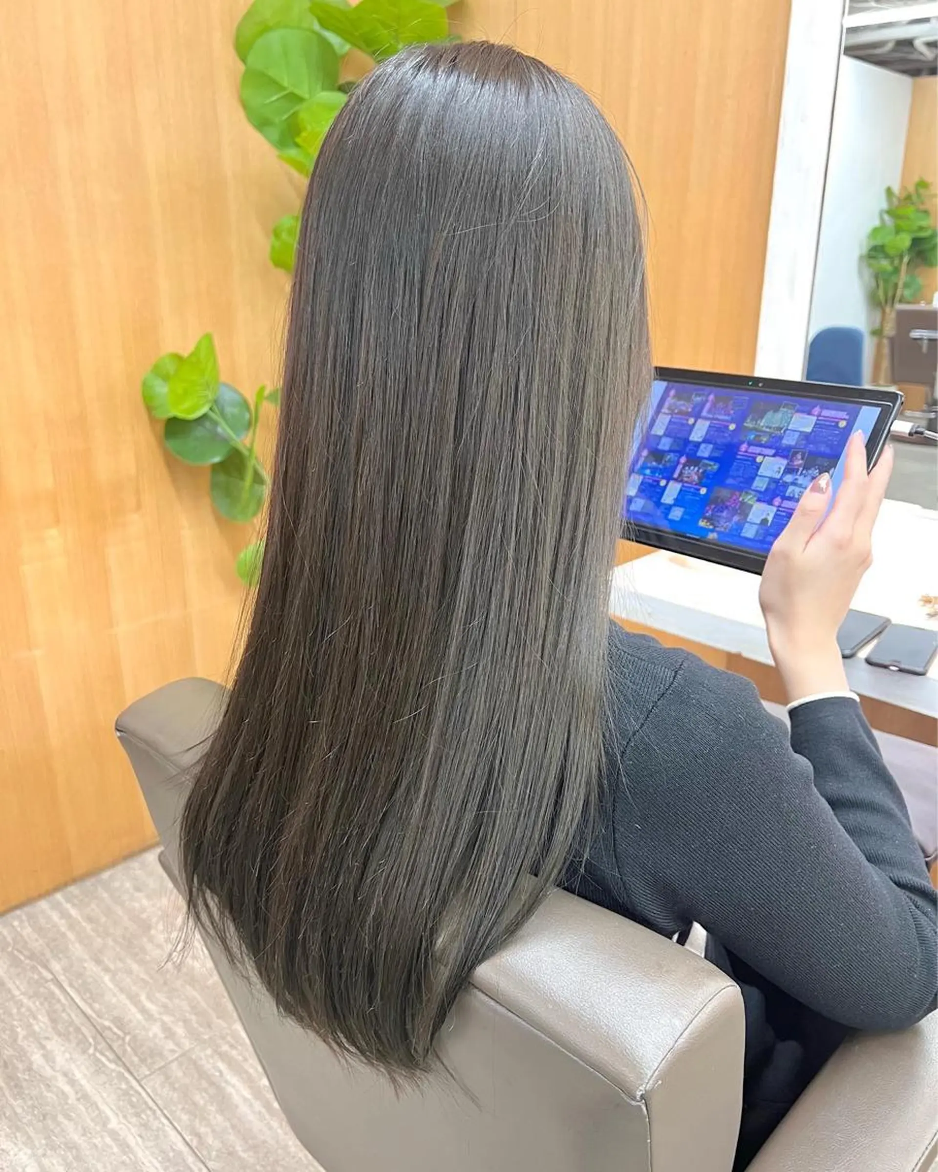 ロング カット 縮毛矯正 透明感カラー ゆうだいのヘアスタイル