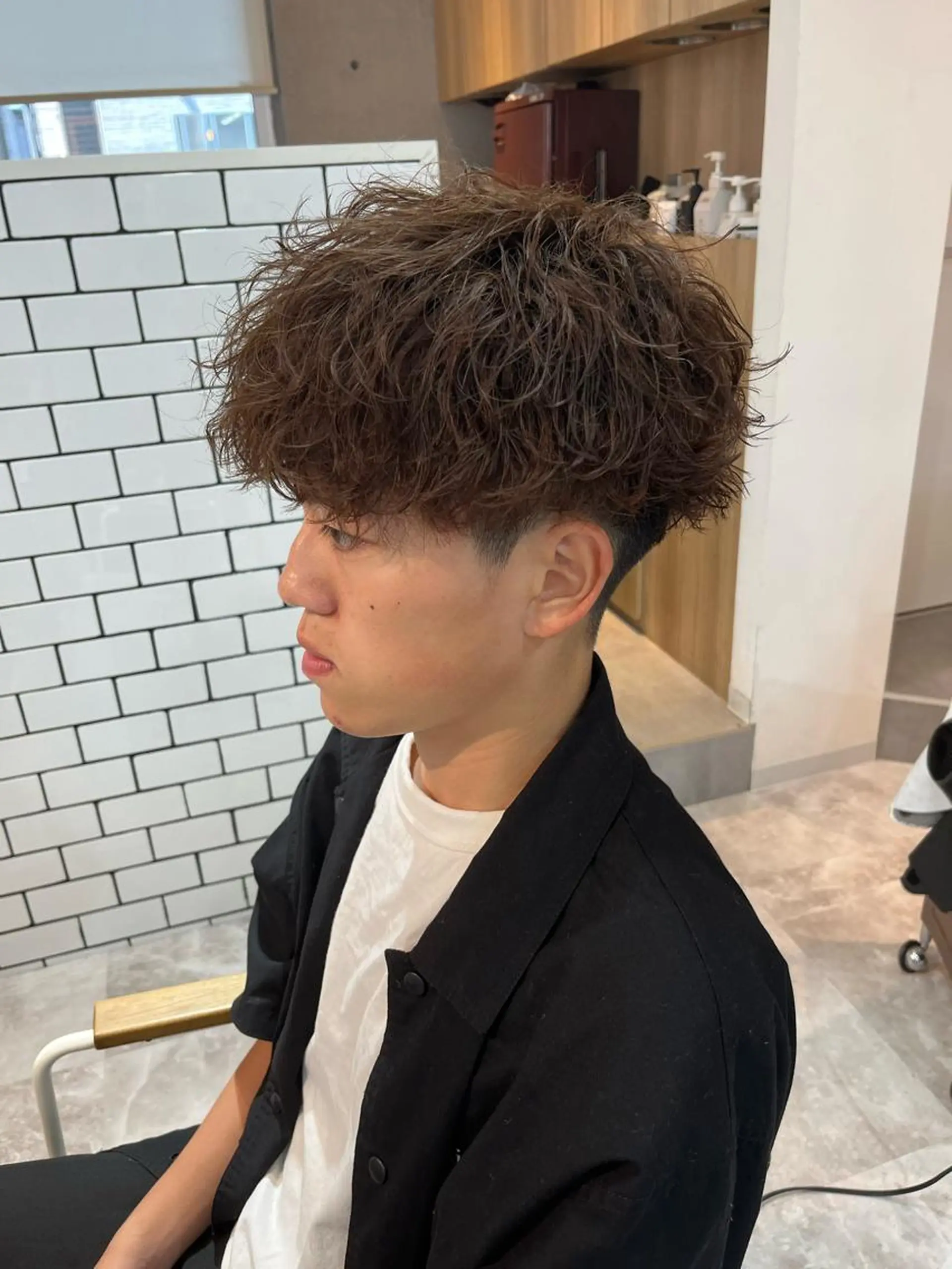 パーマ メンズ メンズパーマ ツイストスパイラルパーマ スパイラルパーマ カット パーマ 【店長】メンズ職人 短髪　ハイトーン🔥のヘアスタイル